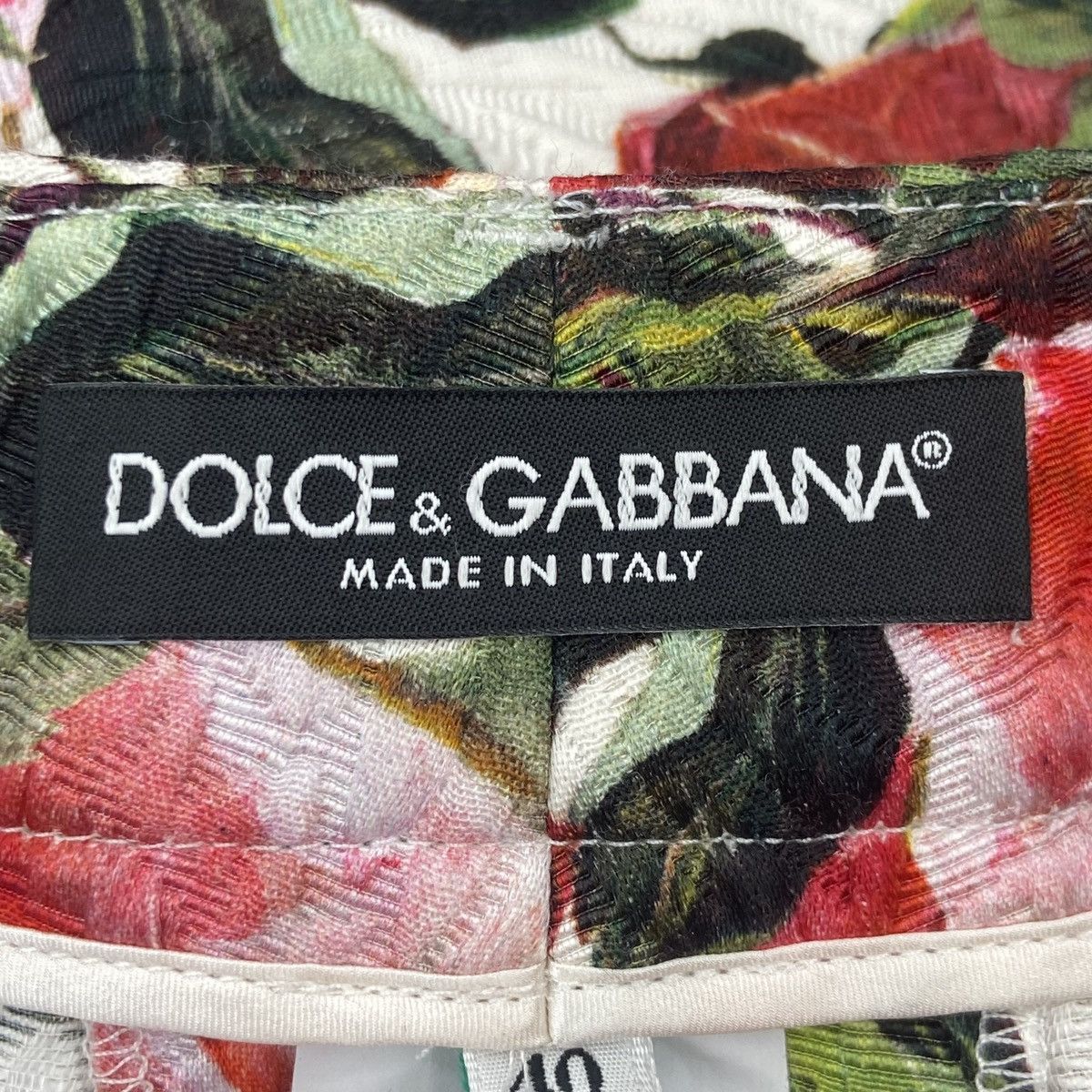 Dolce & Gabbana Dolce&Gabbana Red Embossed Rose Pants K26WX Size 27" / US 4 / IT 40 - 5 Thumbnail