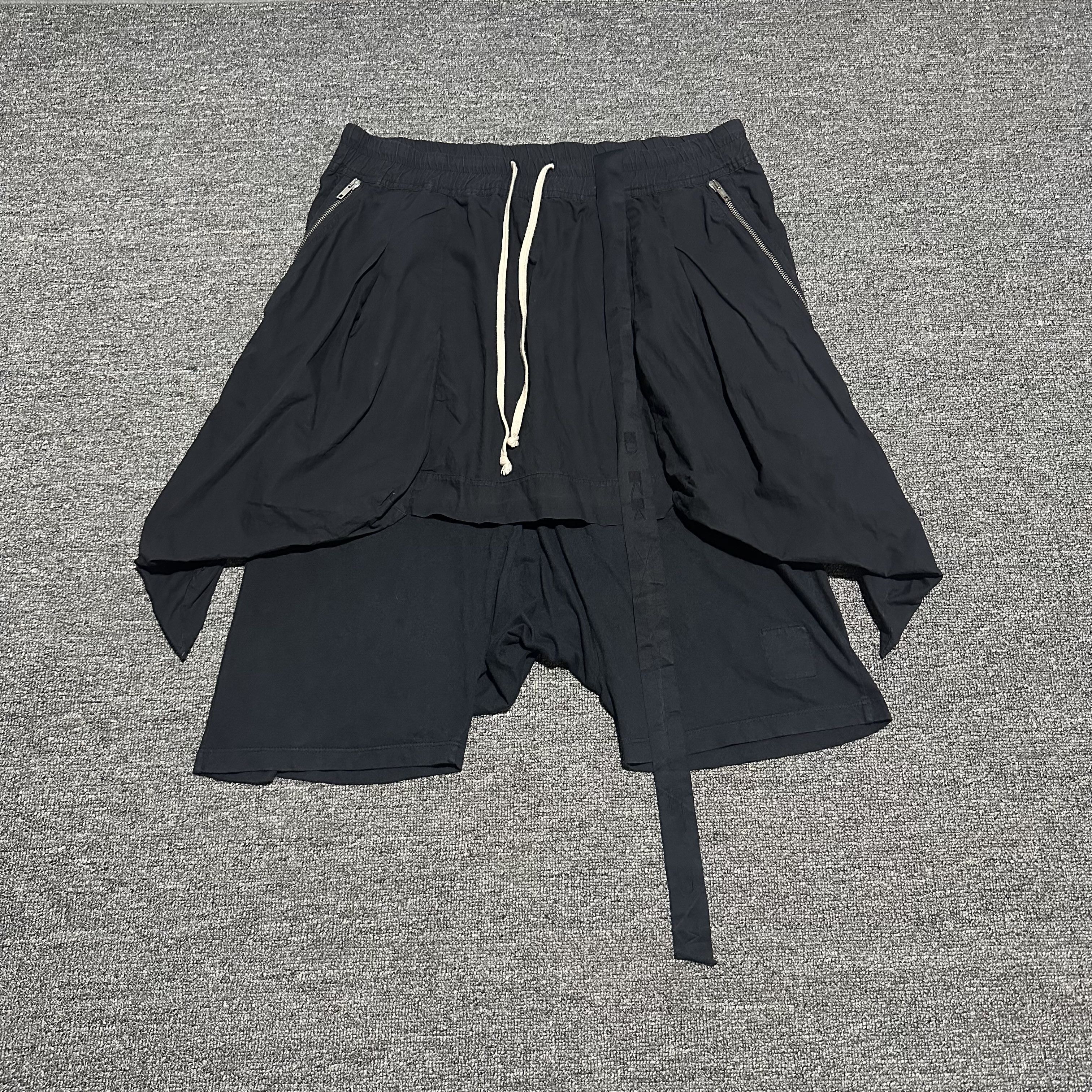 Rick Owens Rick Owens Skirted Pod Shorts Size US 31 - 1 Thumbnail