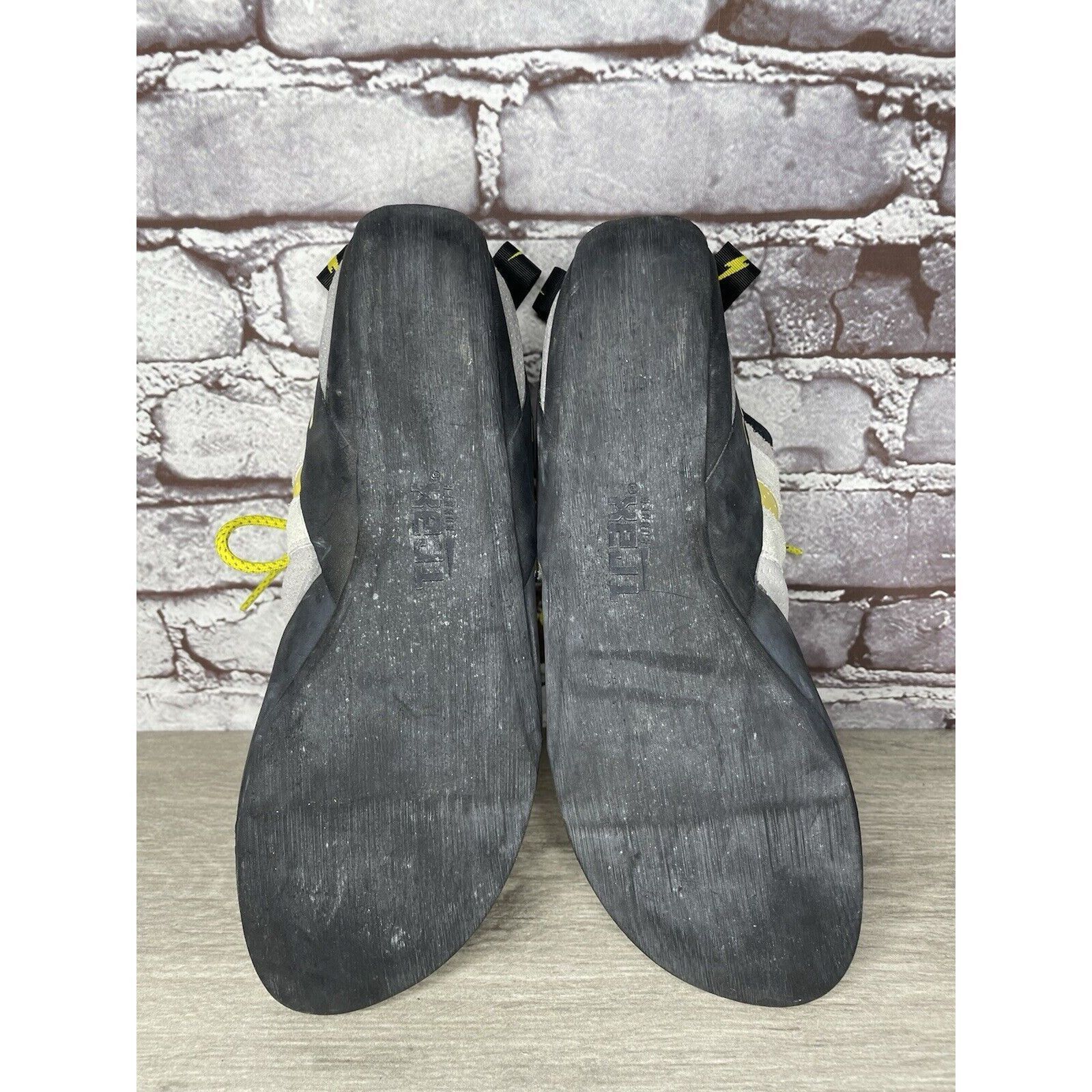 Other Evolv Defy Gray & Yellow Lace Up Climbing Shoes Fog Men Sz 1 Size US 12 / EU 45 - 9 Thumbnail