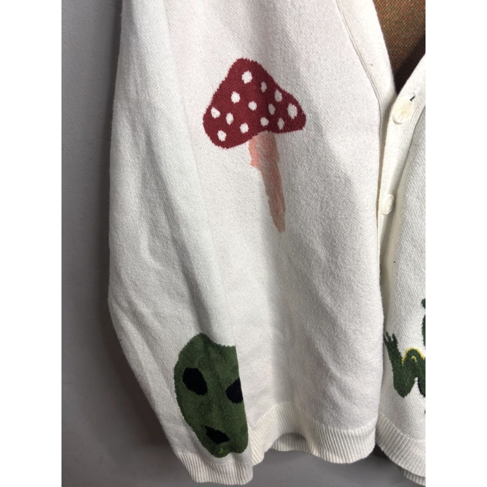 Vintage Coney Island Picnic Cardigan Sweater Mens Large White Graphic Frog Mushroom Size US L / EU 52-54 / 3 - 4 Thumbnail
