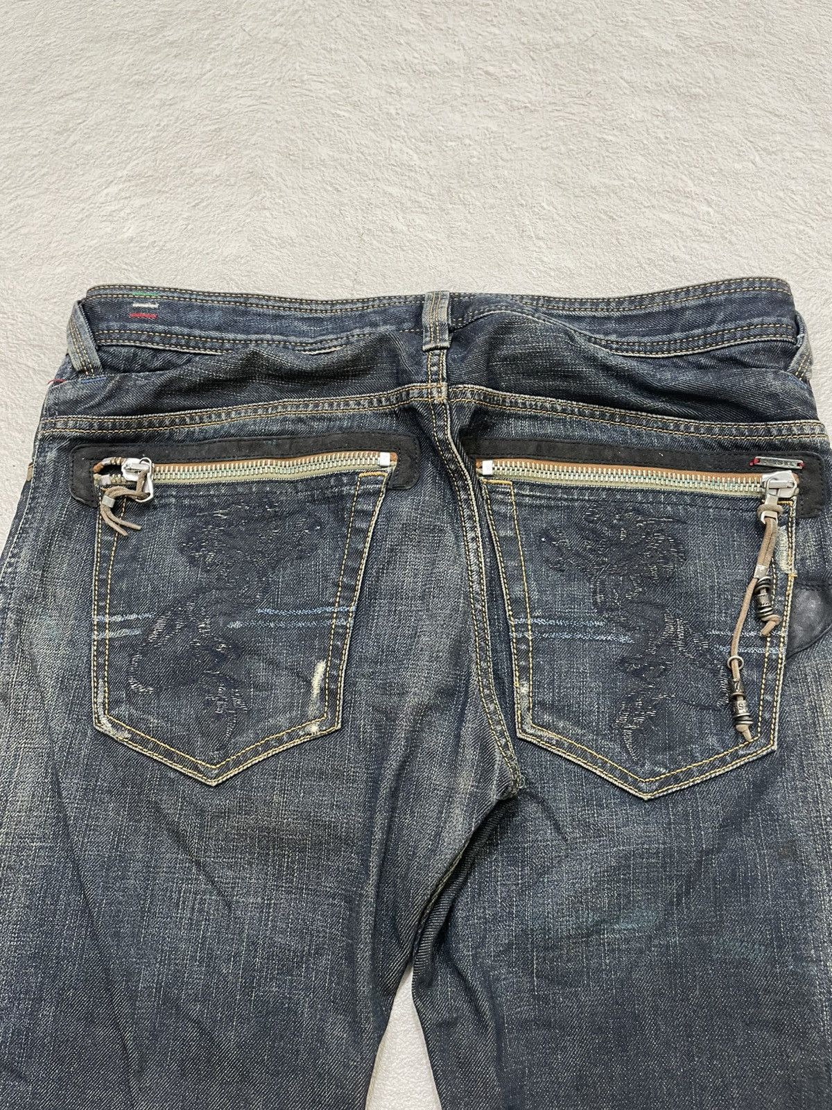 00s Diesel Distressed Raw Denim Lion Embroidered Mudwash Y2K