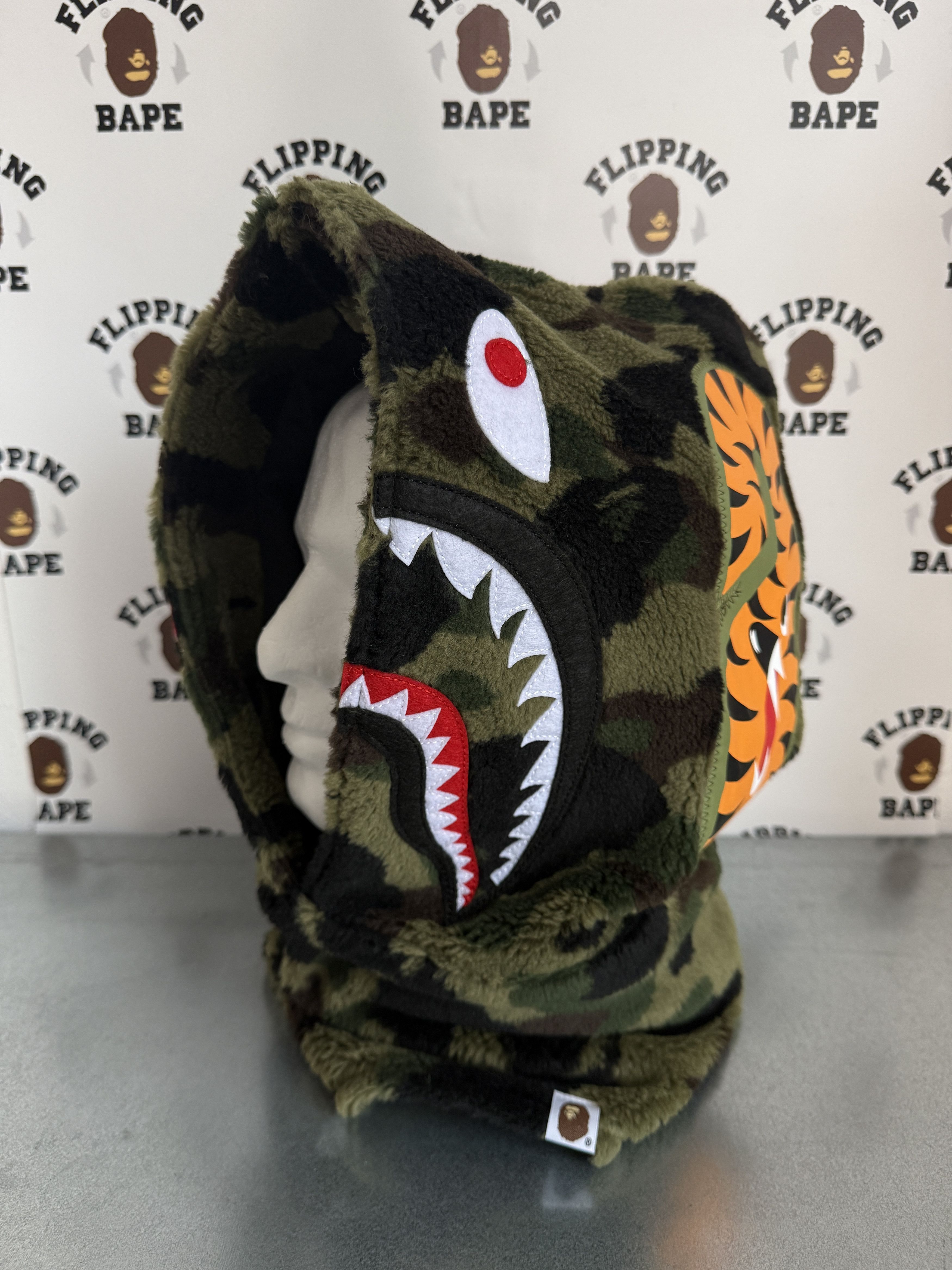 Bape 1ST CAMO SHARK BOA SNOOD Size ONE SIZE - 2 Thumbnail
