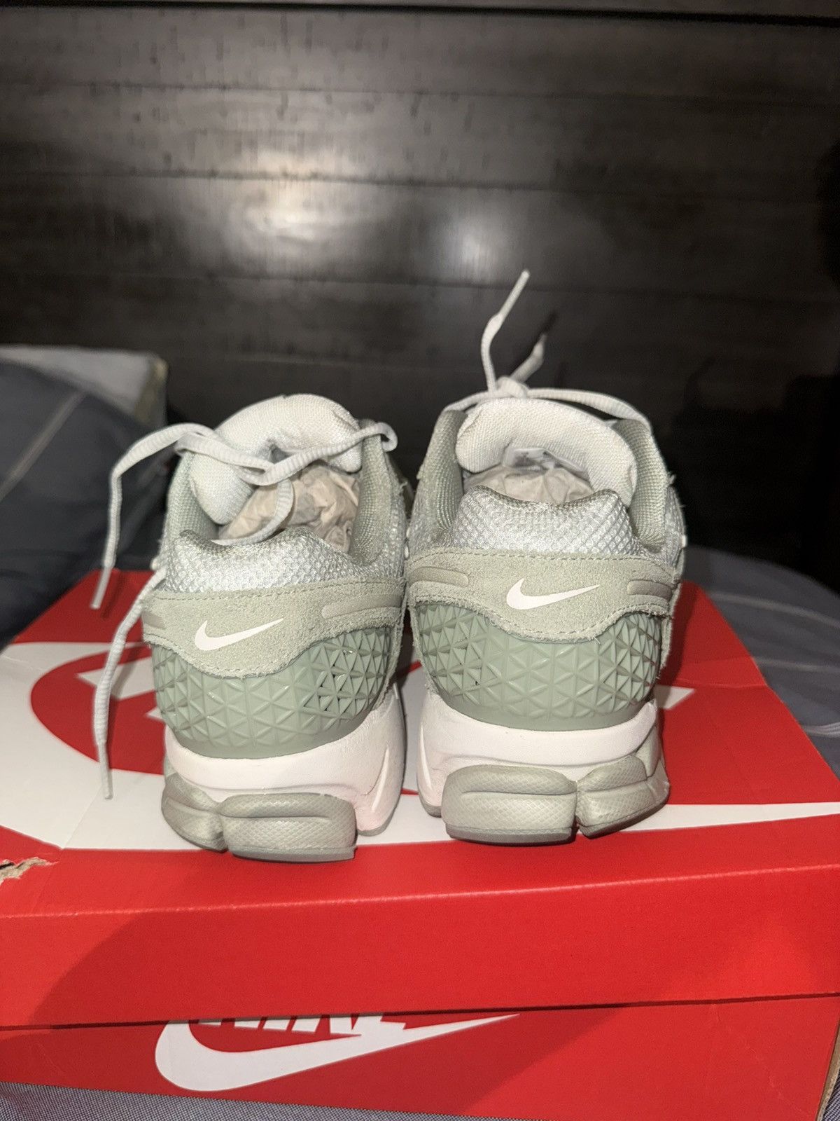 Nike Nike vomero 5 jade Size US 9 / EU 42 - 4 Thumbnail