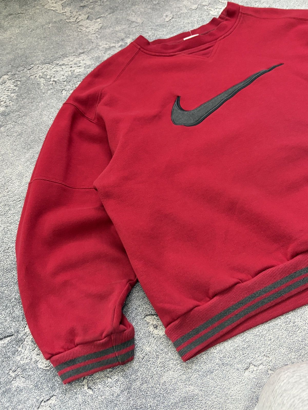 Nike Vintage 90s Nike Big Swoosh Red Crewneck Sweatshirt L Size US L / EU 52-54 / 3 - 8 Thumbnail