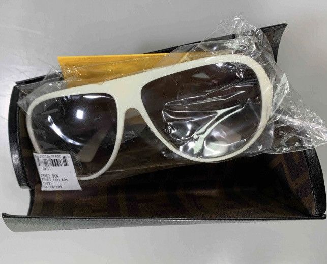 Fendi Fendi 🇮🇹 blanc logo cold insert aviator sunglasses NEW Size ONE SIZE - 12 Thumbnail