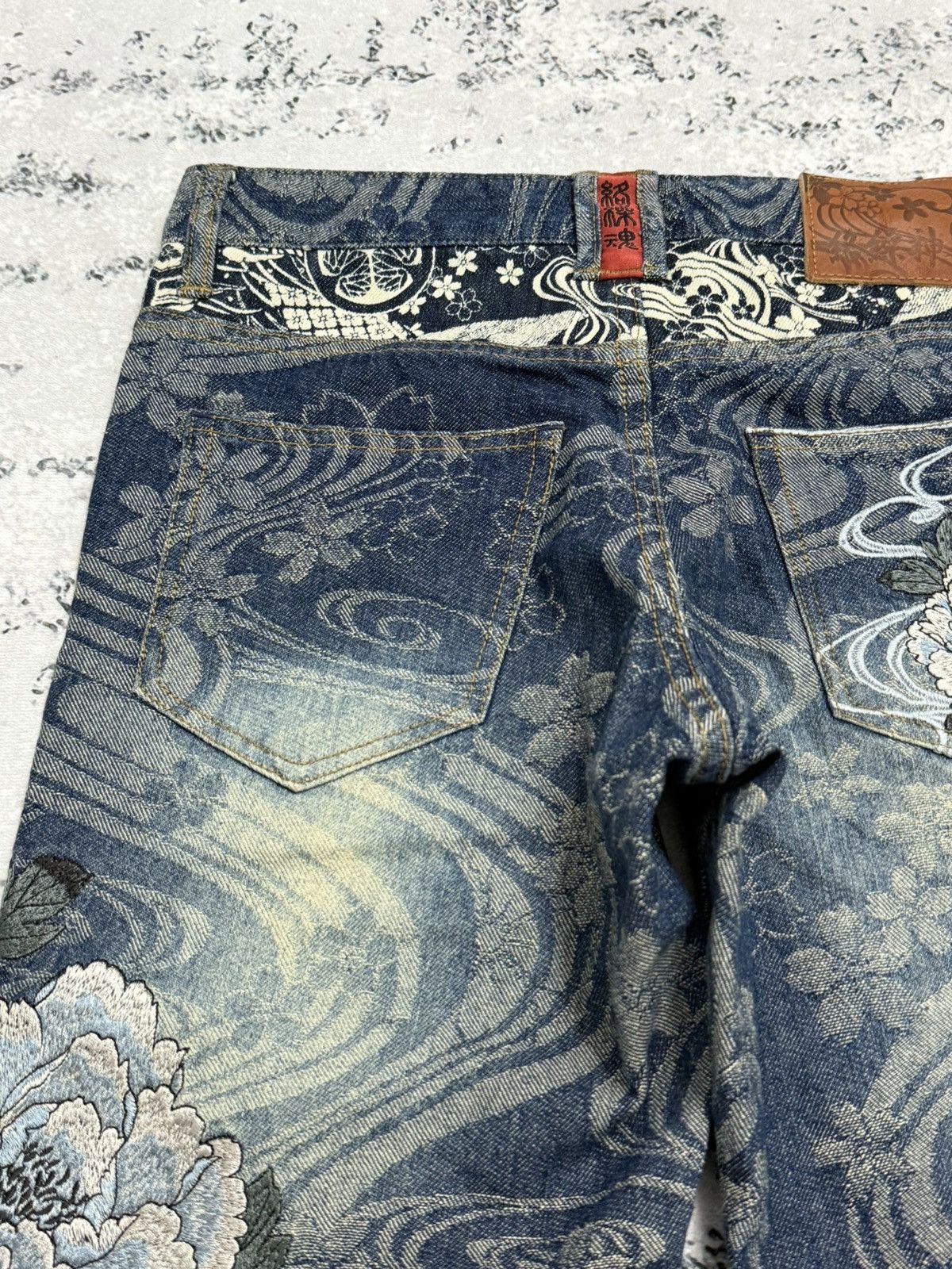 Karakuri Tamashii Vintage Karakuri Tamashi Sakura Embroidered Mini Flare Denim Size US 28 / EU 44 - 12 Thumbnail