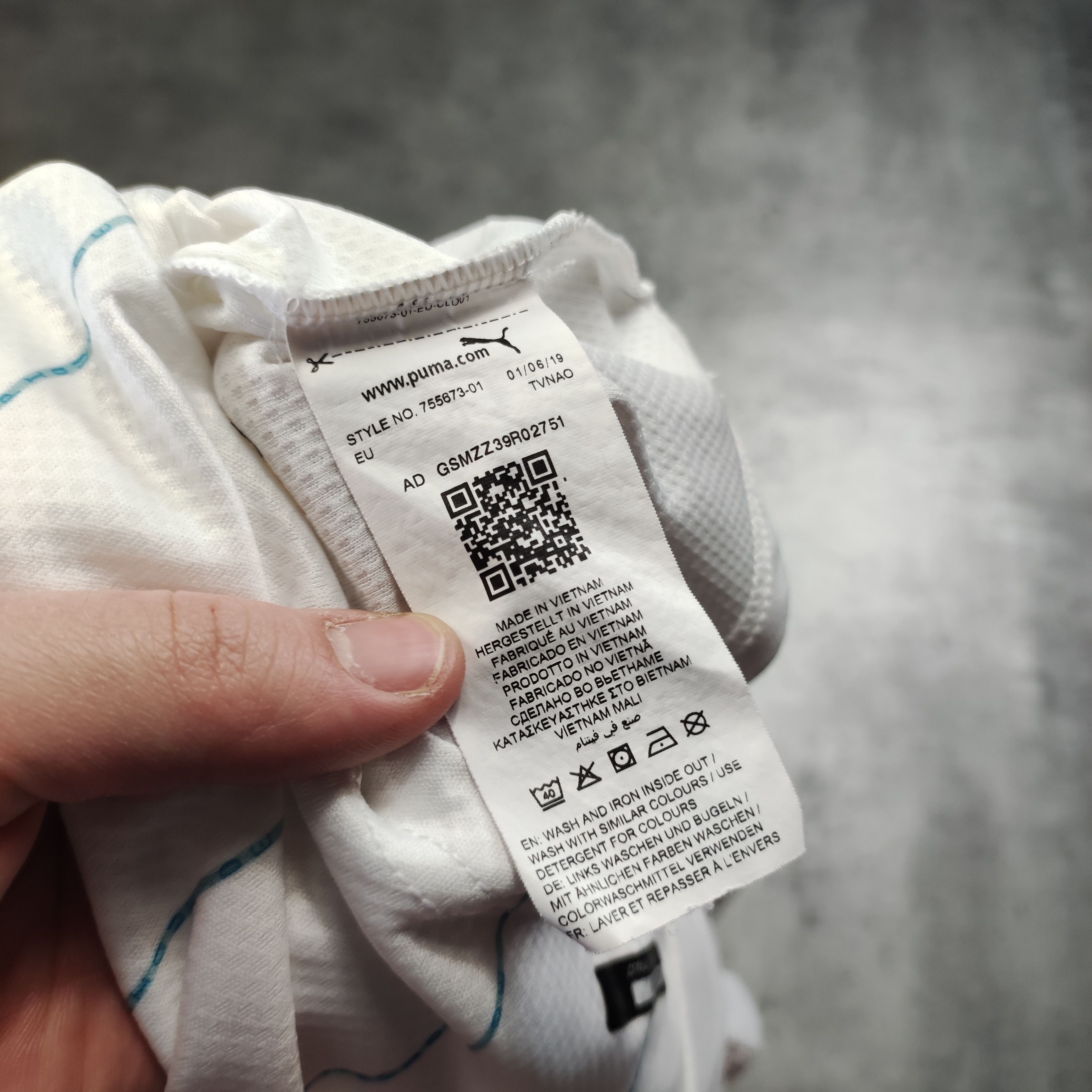 Puma RARE Olimpique Marsilie Puma Football 2019 Home Jersey Size US M / EU 48-50 / 2 - 7 Thumbnail