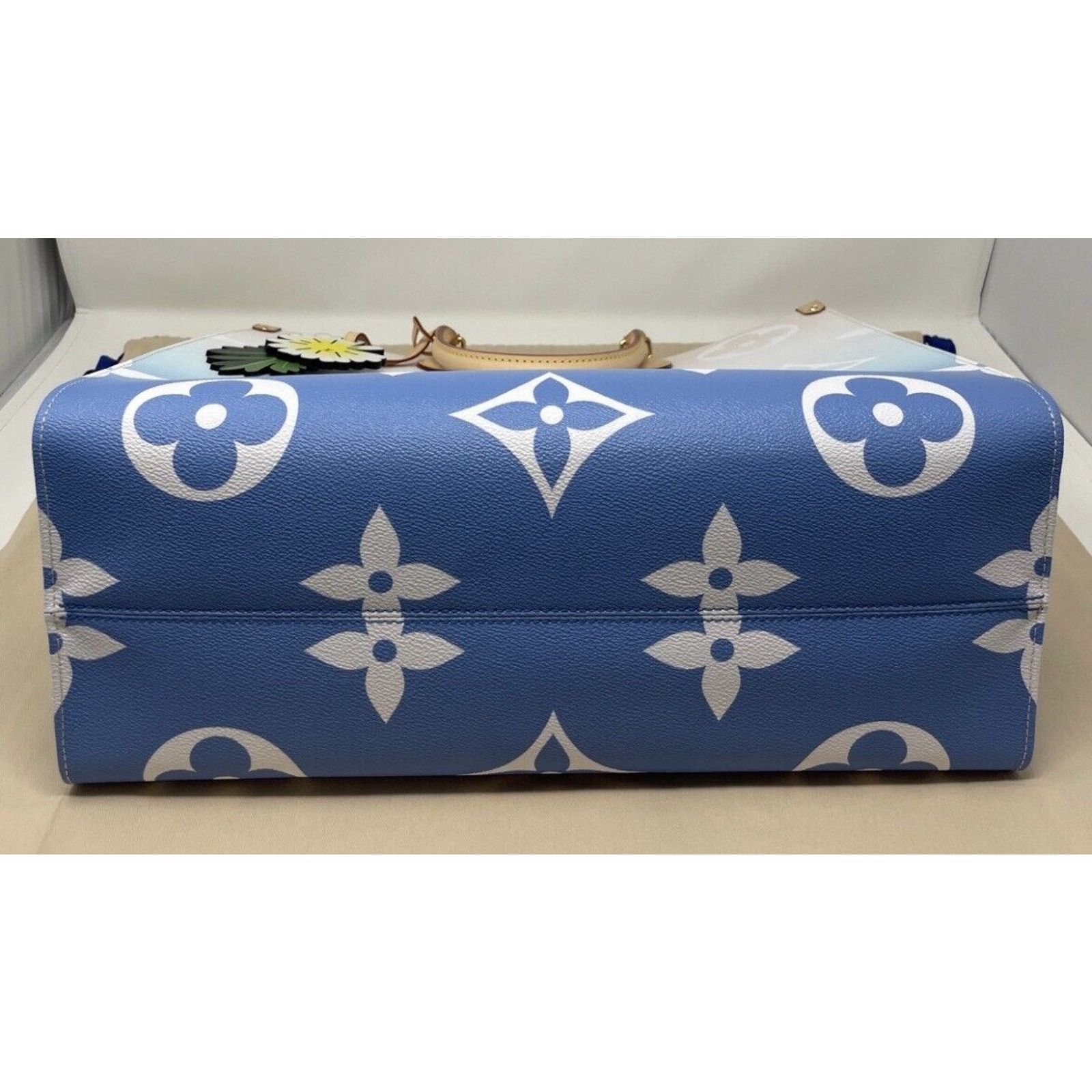 Louis Vuitton Louis Vuitton OnTheGo Tote By The Pool Monogram Giant GM BLU Size ONE SIZE - 8 Thumbnail