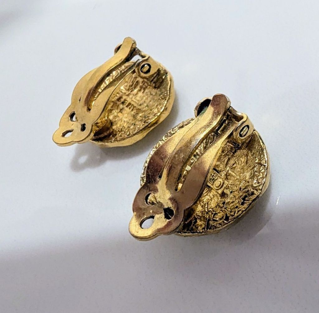 Chanel Chanel Vintage Door Knocker Clip-on Earrings Gold Size ONE SIZE - 3 Thumbnail