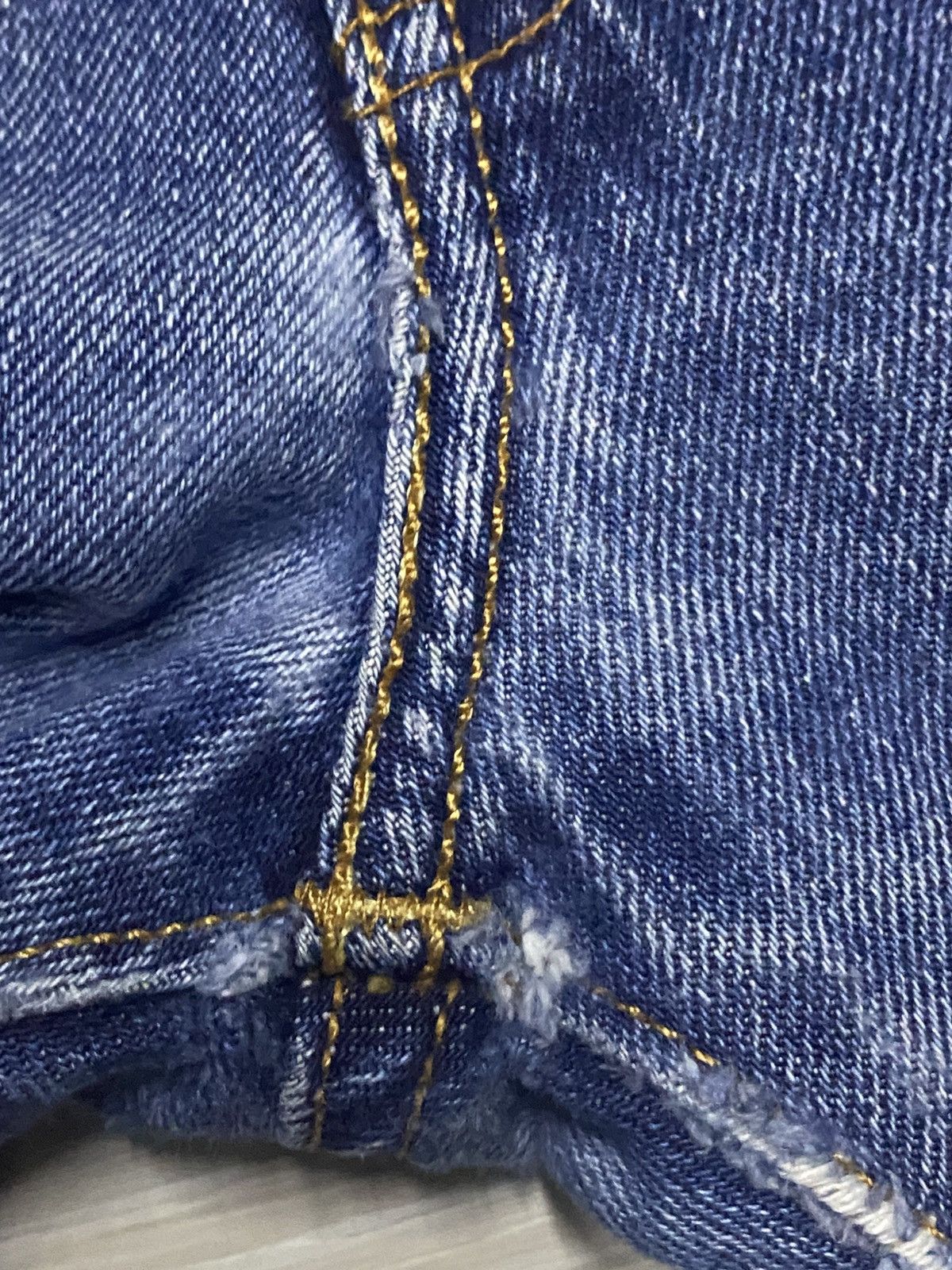 Levi's Vintage Levis 505 Y2K Faded Wash Distressed Loose Jeans Size US 34 / EU 50 - 8 Thumbnail