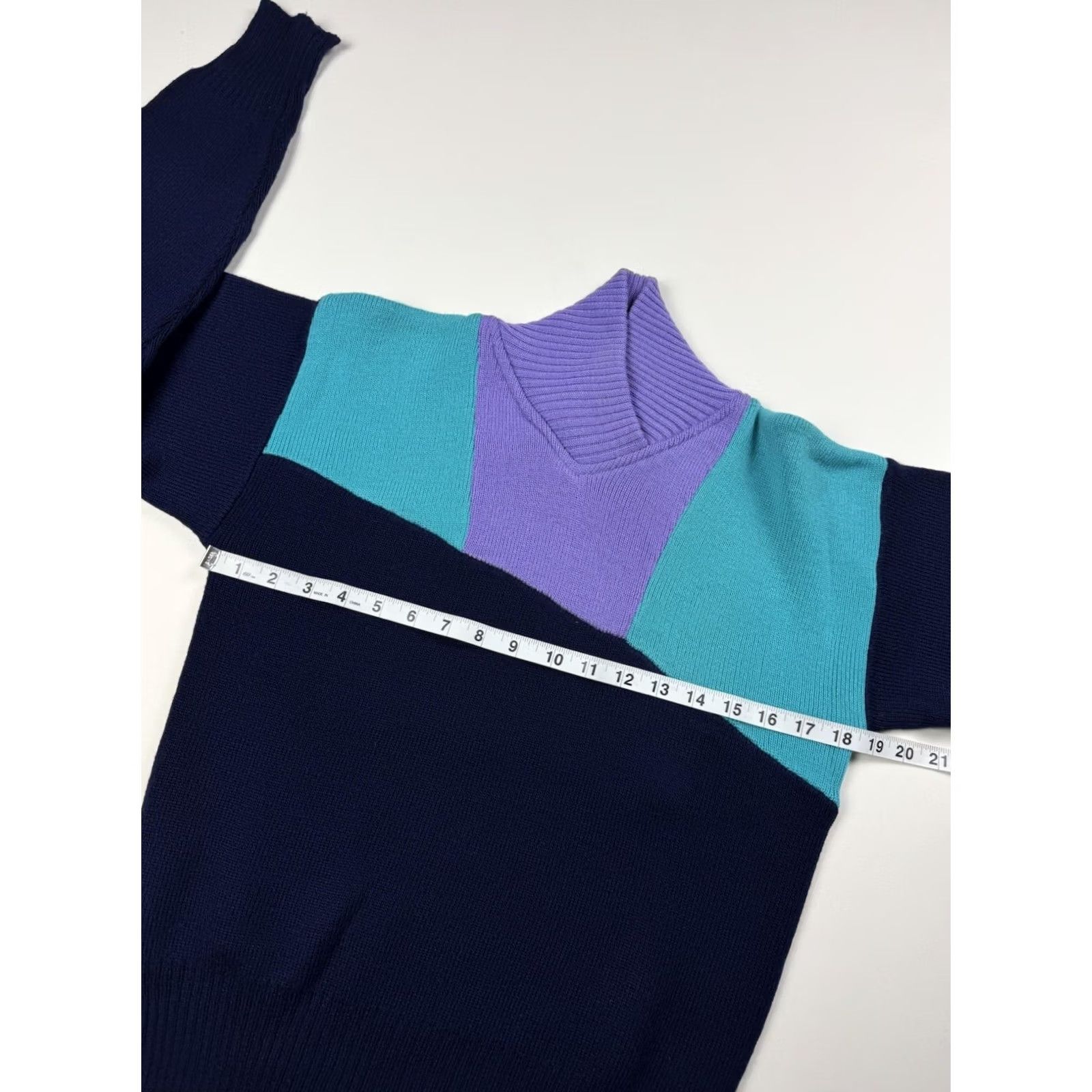 Vintage VINTAGE White Stag Ski Sweater Medium Wool Blue Purple Vtg Women’s Size Size M / US 6-8 / IT 42-44 - 4 Thumbnail