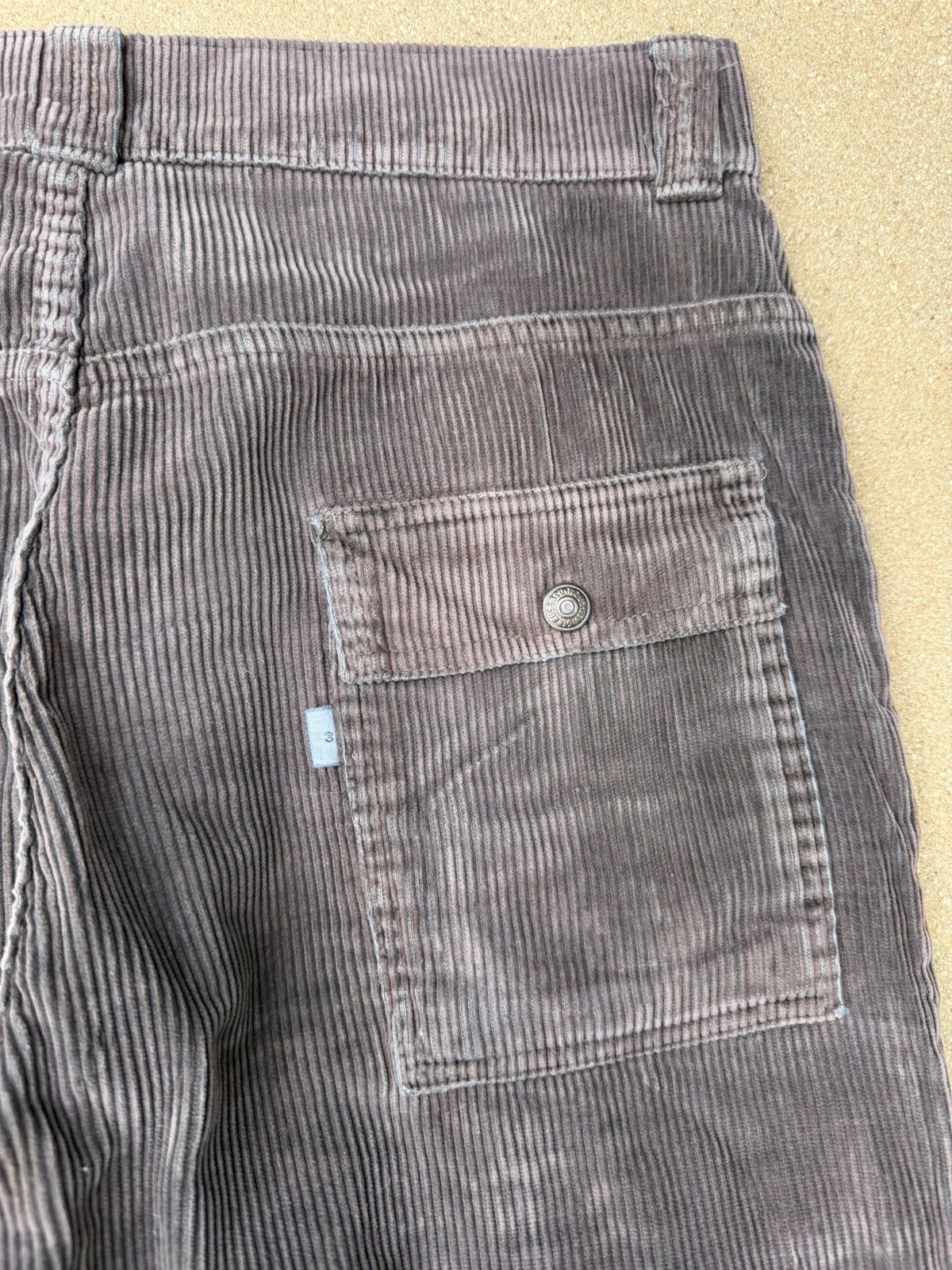 Levi's Vtg 70’s Levi’s 646 Bellbottom Flare Corduroy Pants 32x31 Size US 33 - 8 Thumbnail