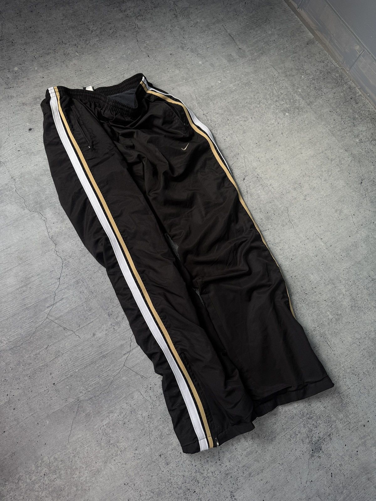 Japanese Brand Nike Vintage Pants Baggy Sweatpants Drill Japanese Hype Y2K Size US 36 / EU 52 - 4 Thumbnail
