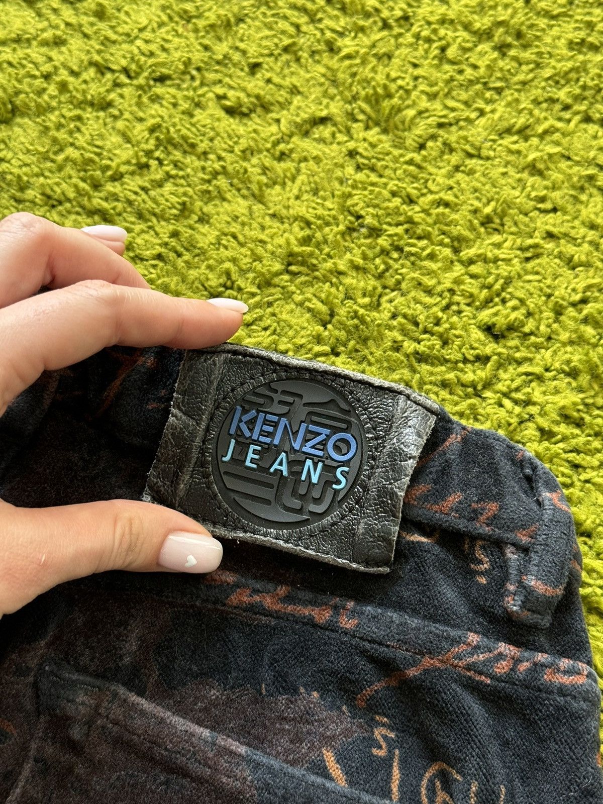 Designer × Kenzo × Vintage Kenzo 2000s vintage Japanese text all around velour pants Size 26" / US 2 / IT 38 - 3 Thumbnail