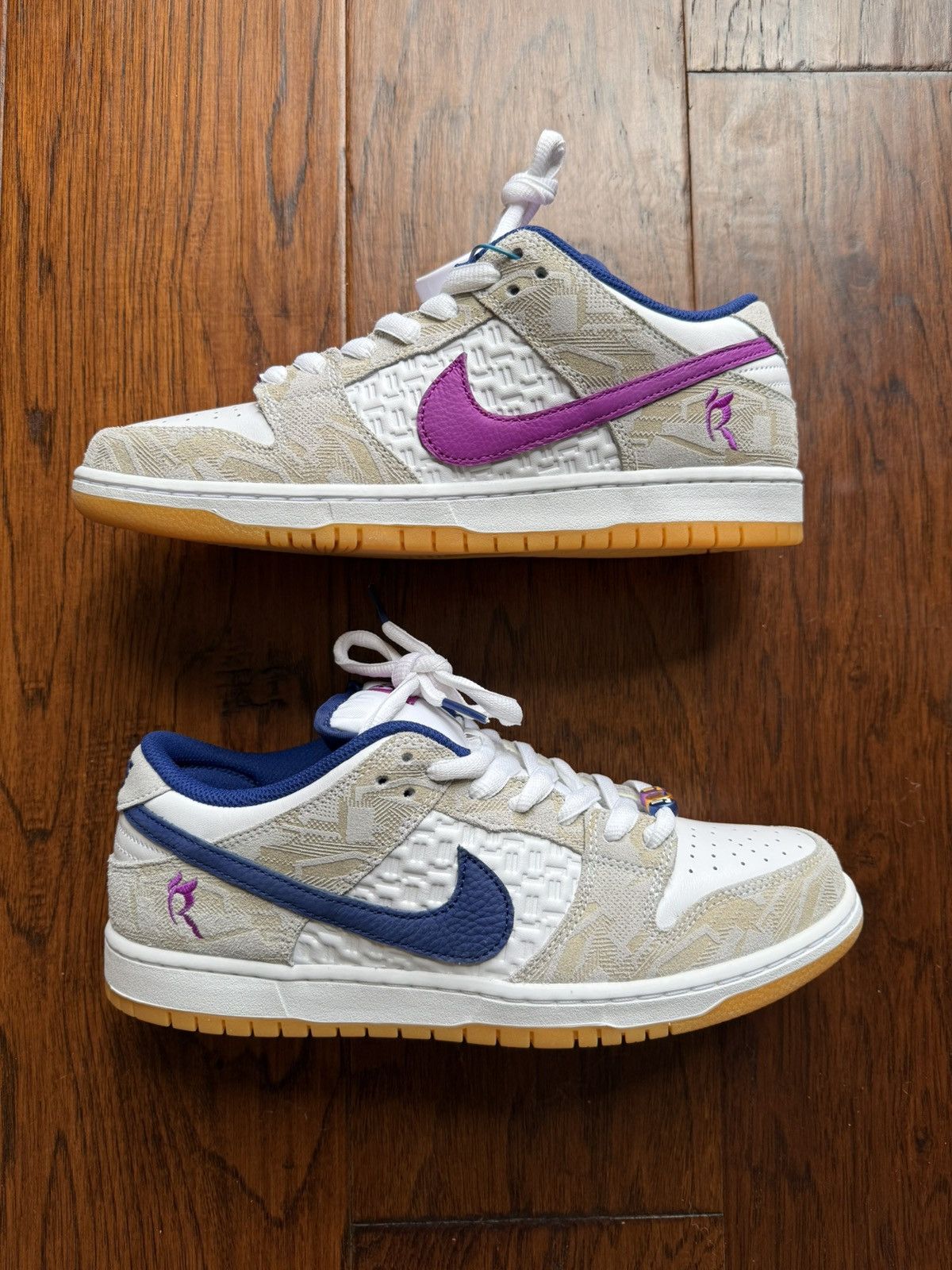 Nike NEW IN BOX Nike SB Dunk Low Pro Rayssa Leal. Sz 10 M. 11.5 W Size US 10 / EU 43 - 1 Thumbnail