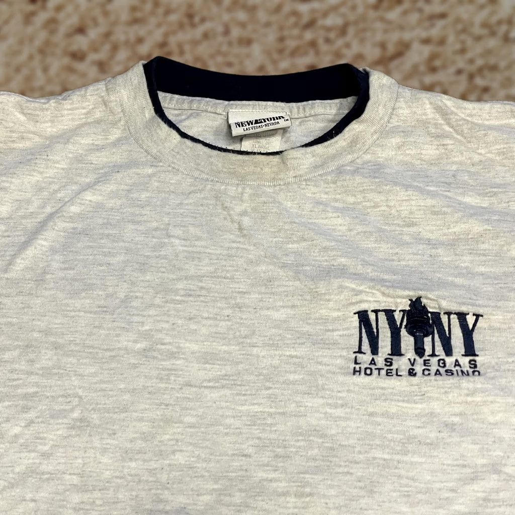 Etro New York New York Shirt Mens XL Gray Crew Neck Ringer Tee Retro Las Vegas Hotel Casino Souvenir Vintage-Style Parody? Size US XL / EU 56 / 4 - 1 Thumbnail