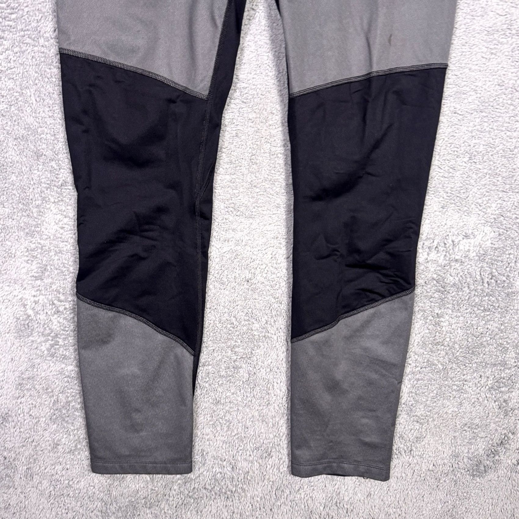Mountain Hardwear Mountain Hardwear Windstopper Baselayer Pants Mens L Reflective Ankle Zip Jogger Pants Regular Inseam 30 Black Size US 33 - 2 Thumbnail