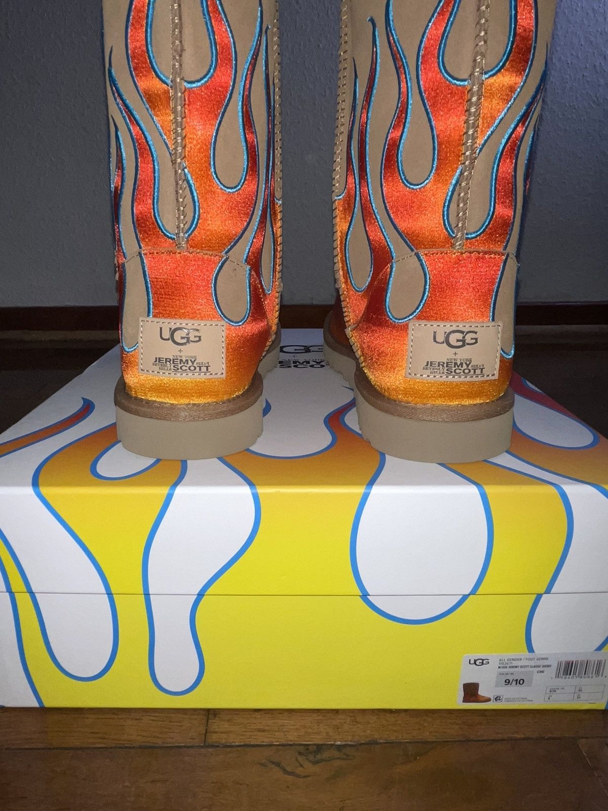 Jeremy Scott UGG Jeremy Scott Classic Short (2025) Size US 9 / EU 42 - 4 Thumbnail
