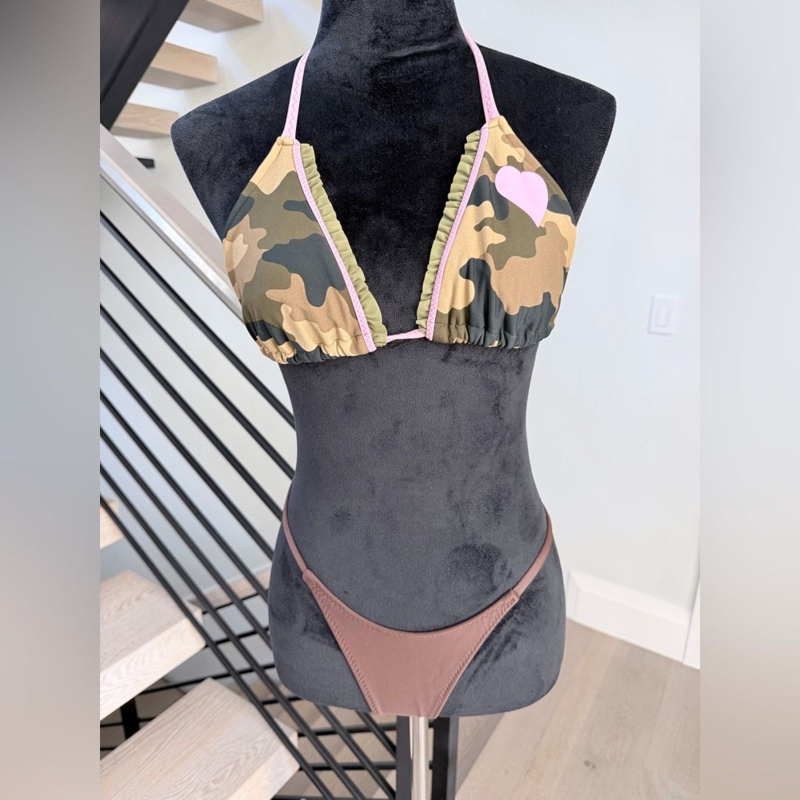 Other Camo Bikini Swimsuit Swimwear 2 piece Set with Pink Heart S Size ONE SIZE - 1 Thumbnail