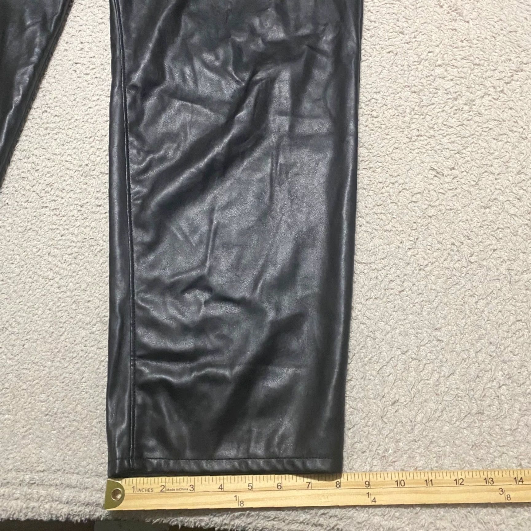 Old Navy Old Navy Pants Womens 18 Black High-Rise OG Loose Straight Faux Leather Vegan Pants Womens 18 Black High-Rise OG Loose Straight Faux Leather Vegan Size 40" / US 18 - 5 Thumbnail