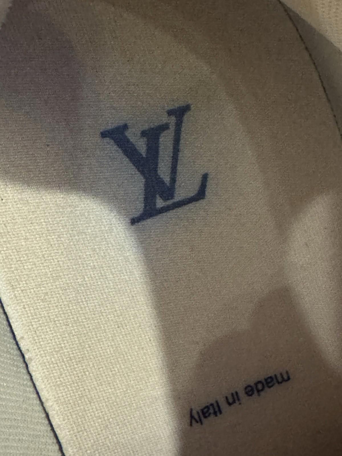 Louis Vuitton LOUIS VUITTON LV Trainer Sneaker Red White Virgil Abloh Size US 11 / EU 44 - 9 Thumbnail