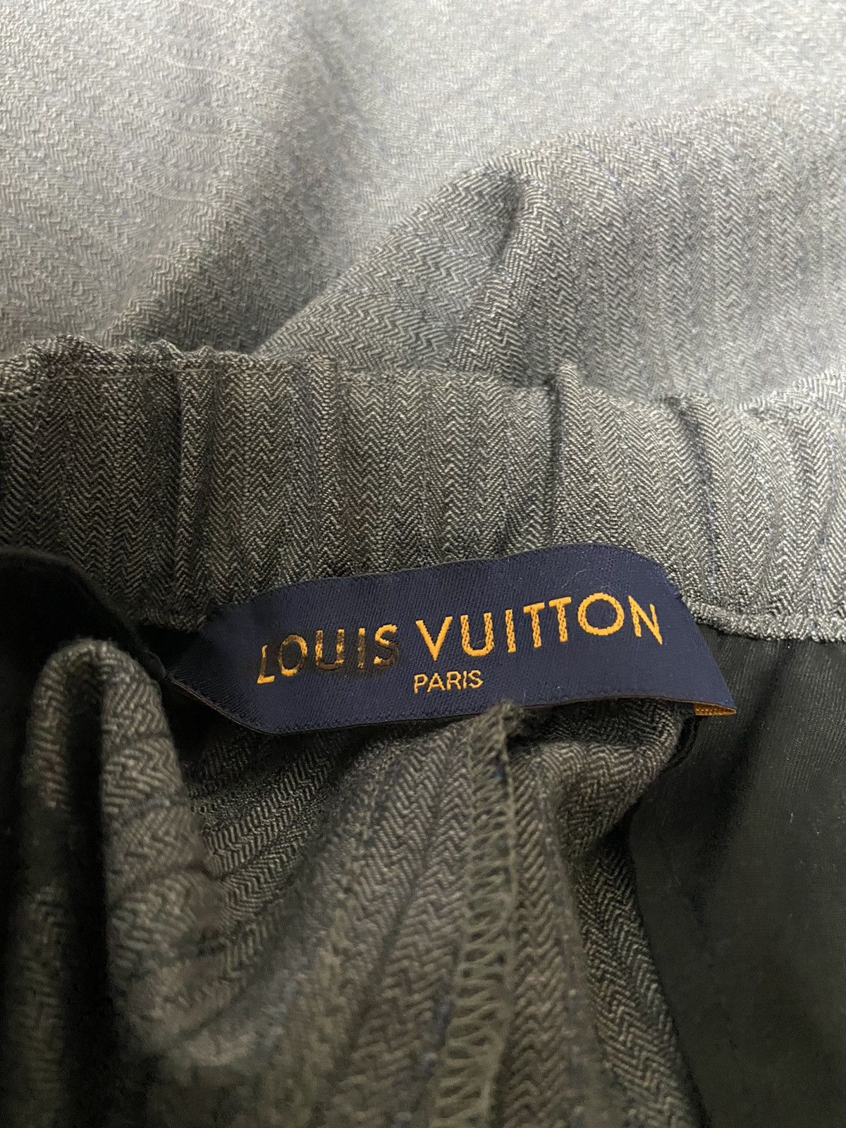 Louis Vuitton 40 Louis Vuitton LV logo waist bend cropped pants Size US 30 / EU 46 - 9 Thumbnail