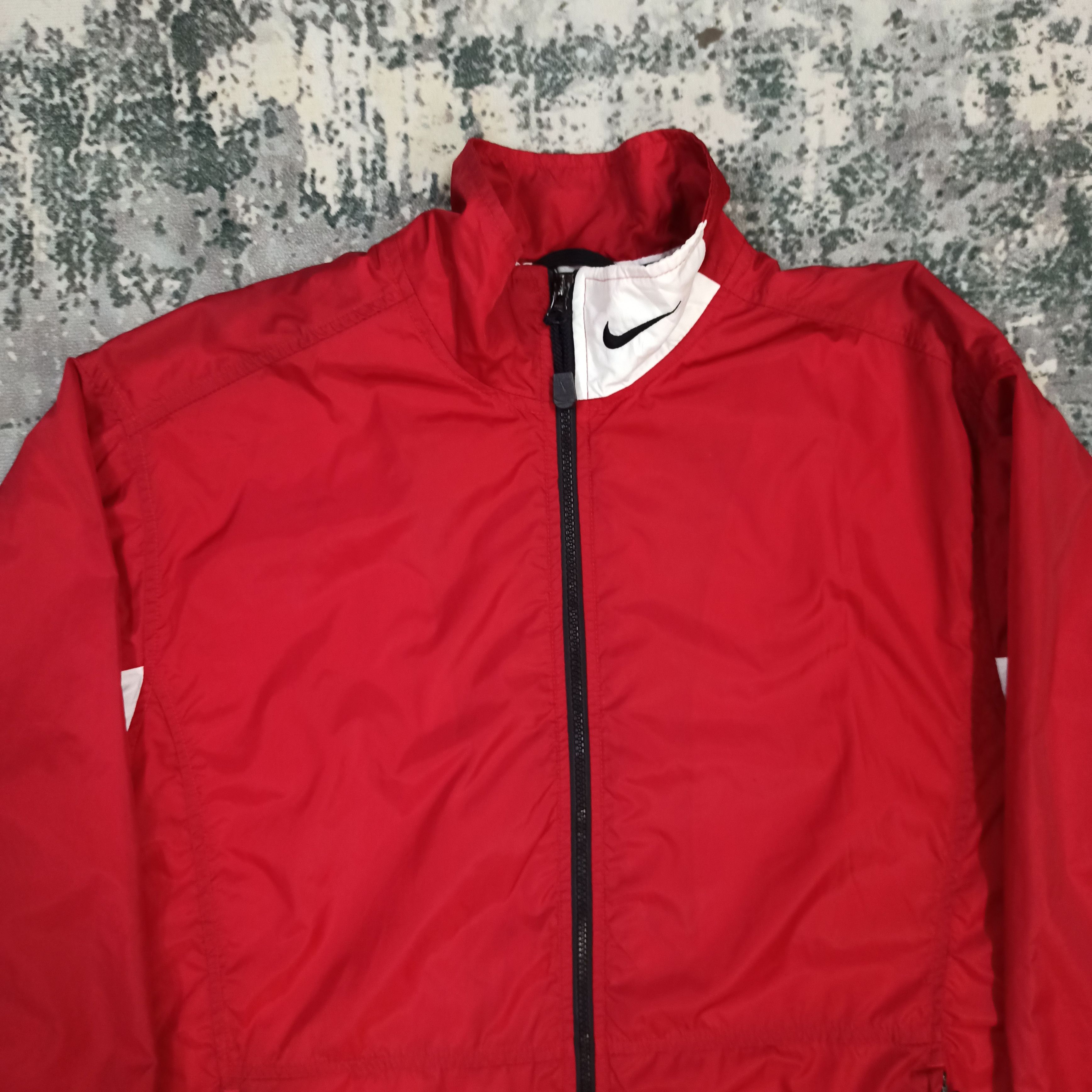 Nike Vintage Nike Windbreaker Jacket Big Logo Spells Out Size US M / EU 48-50 / 2 - 5 Thumbnail