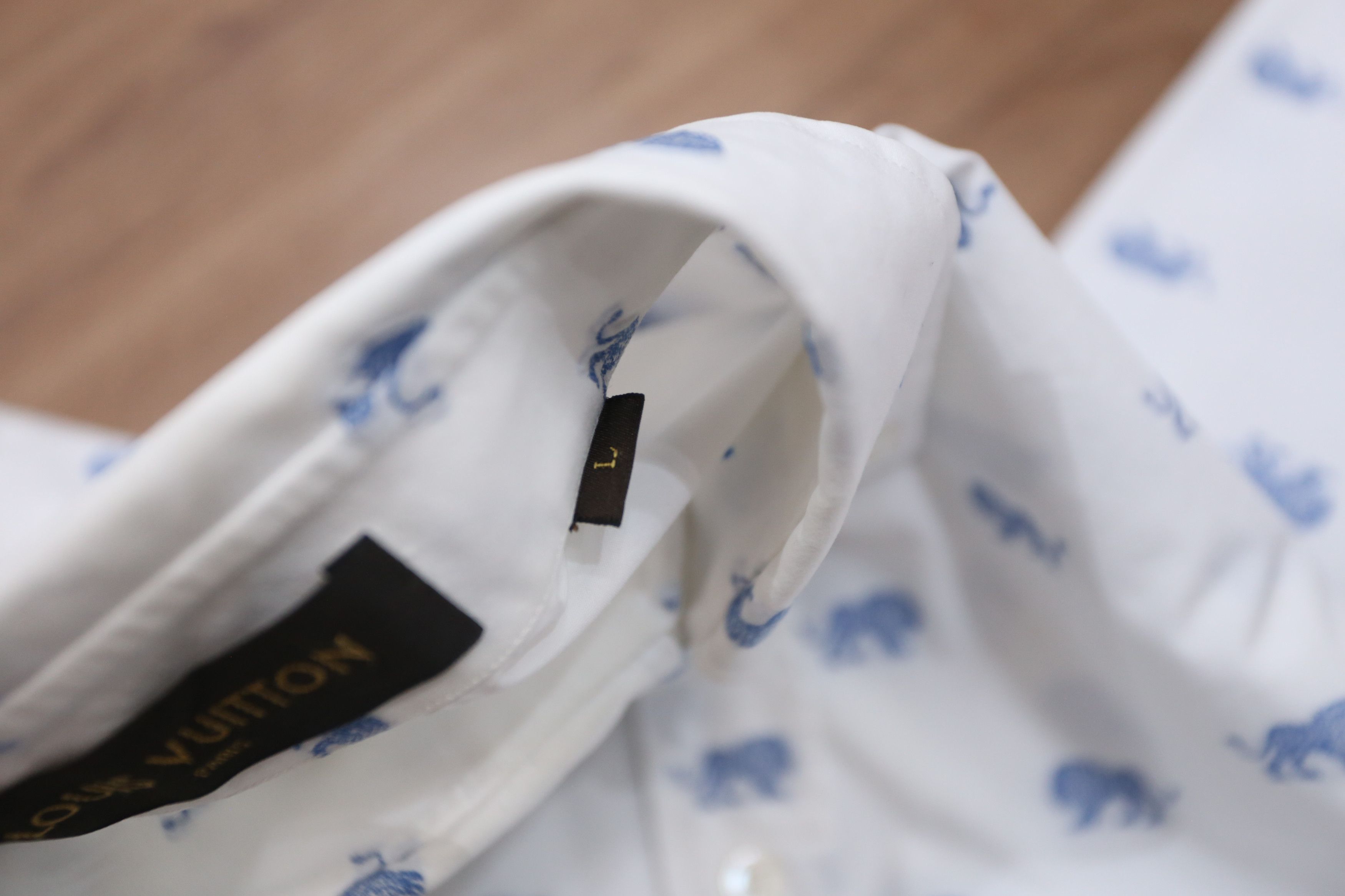 Louis Vuitton Louis Vuitton - CB - S/S 17 - Jacquard Lion Shirt Size US L / EU 52-54 / 3 - 6 Thumbnail