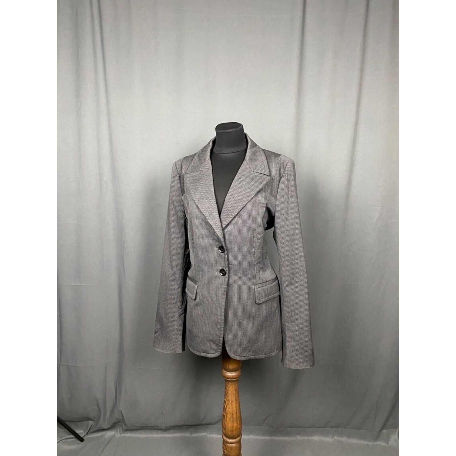 Gucci Gucci Women's Gray Wool Striped Blazer Sportcoat Jacket Size Size L / US 10 / IT 46 - 4 Thumbnail