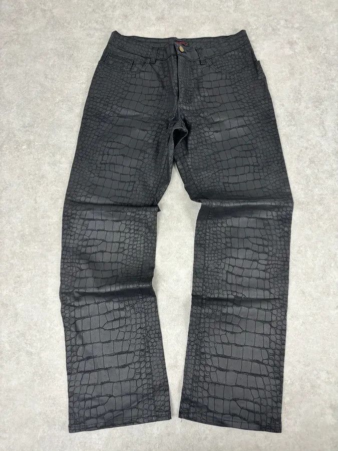 Roberto Cavalli 2000s Roberto Cavalli Crocodile Effect Obscure Black Pants Size US 32 / EU 48 - 1 Thumbnail