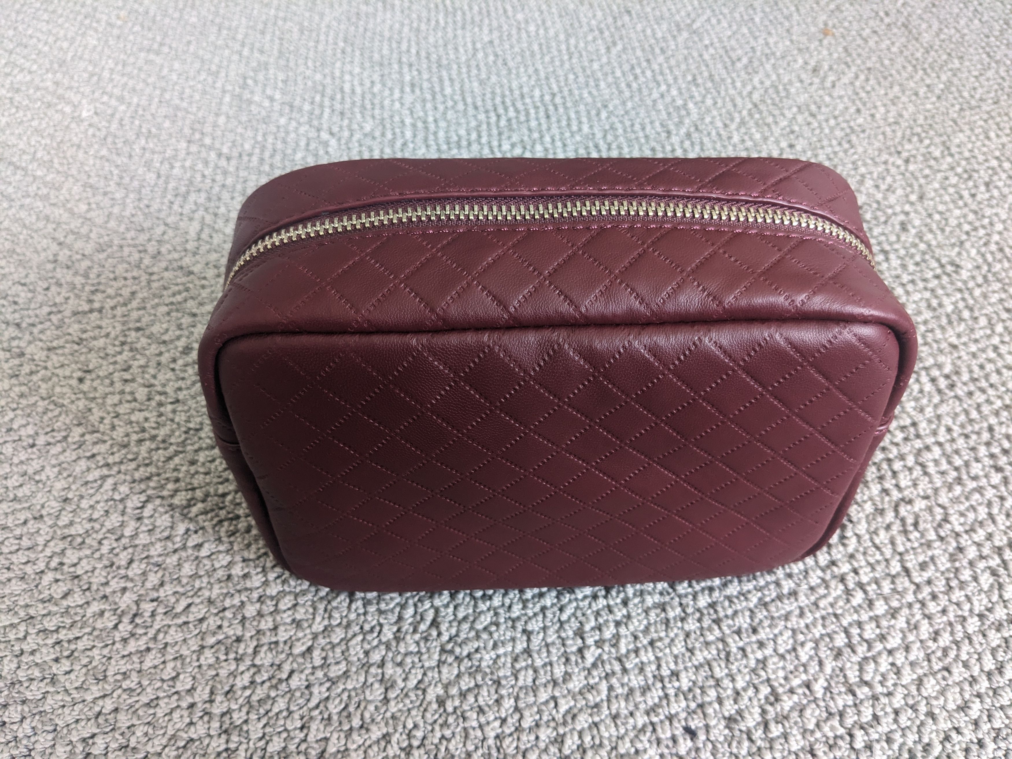 Other Vianel New York Cosmetic/Toiletries Bag - In Burgundy Size ONE SIZE - 4 Thumbnail