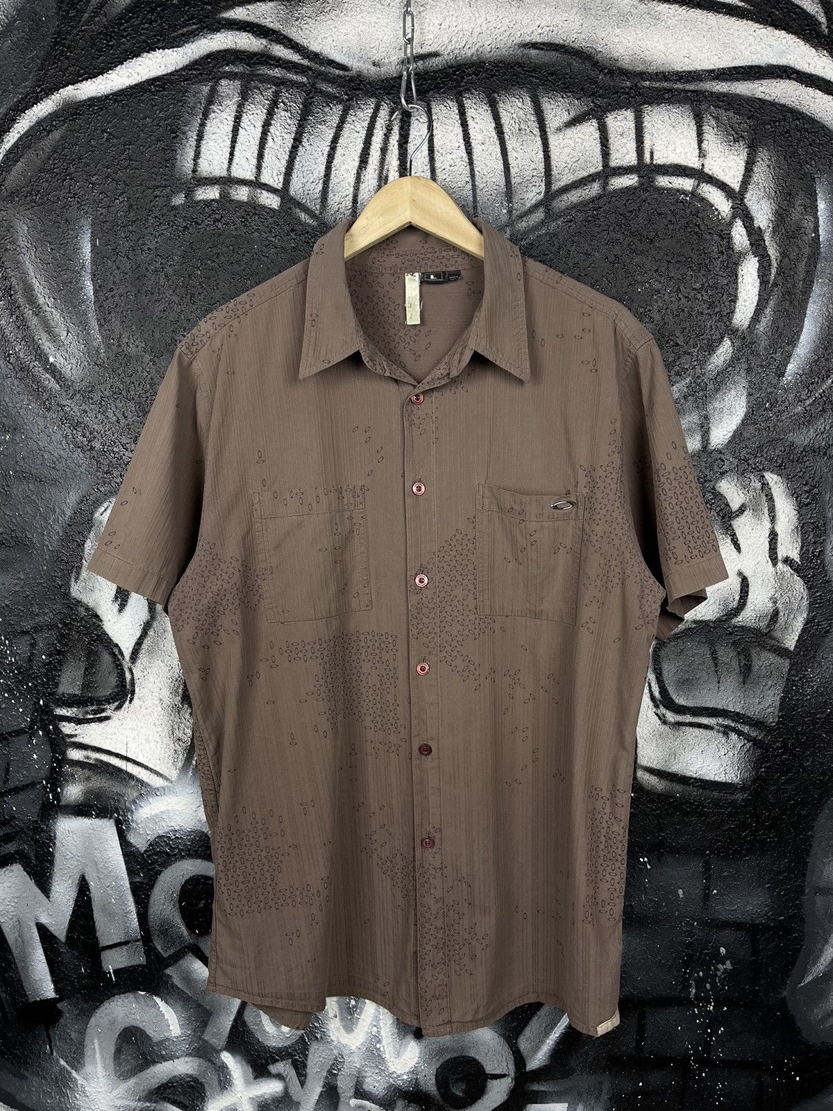 Oakley Oakley Vintage Metal Logo Monogram Short Sleeve Shirt Size L Size US L / EU 52-54 / 3 - 3 Thumbnail