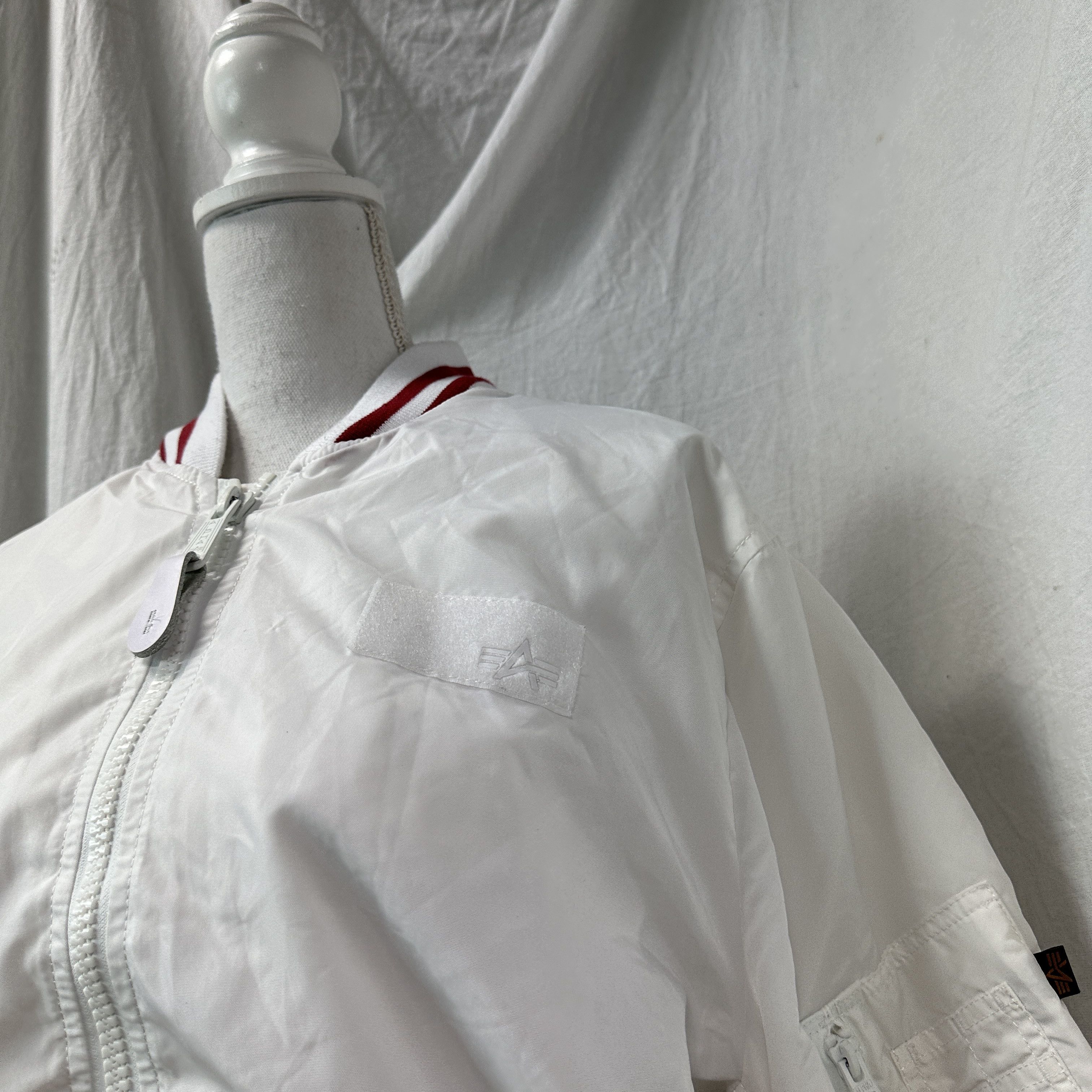 Alpha Industries Vintage Casual Streetwear Alpha Industries Bomber Jacket 00s Size US L / EU 52-54 / 3 - 9 Thumbnail