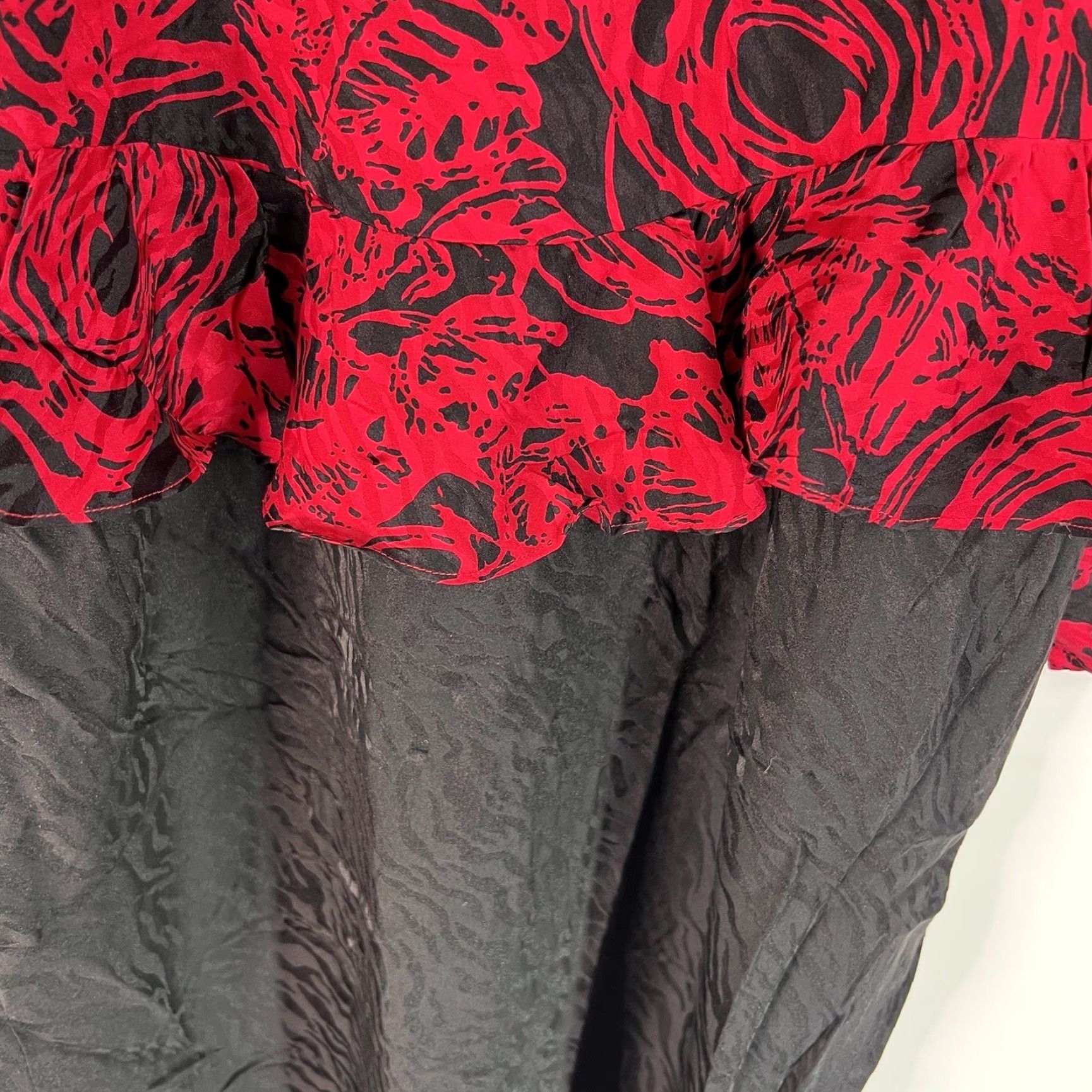 Vintage VINTAGE Argenti Rose Floral 100% Silk Dress Womens Size 6 Red Black Knee Length Long Sleeve Round Neck Jacket Dress Size M / US 6-8 / IT 42-44 - 3 Thumbnail
