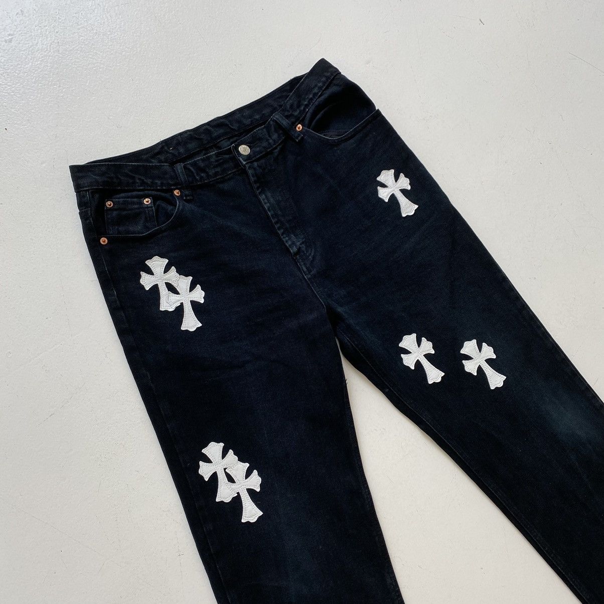 Levi's × Vintage Levi's "Chrome Hearts" custom white patched denim Size US 34 / EU 50 - 7 Thumbnail