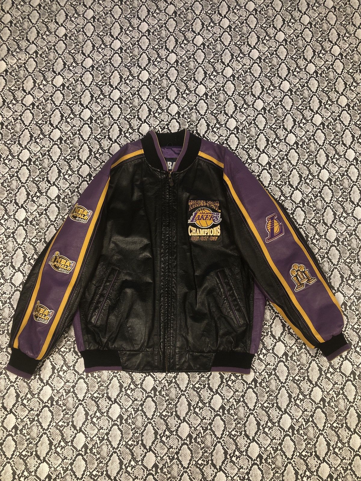 G-III vintage Los Angeles Lakers "three-peat" leather jacket Size US L / EU 52-54 / 3 - 9 Thumbnail