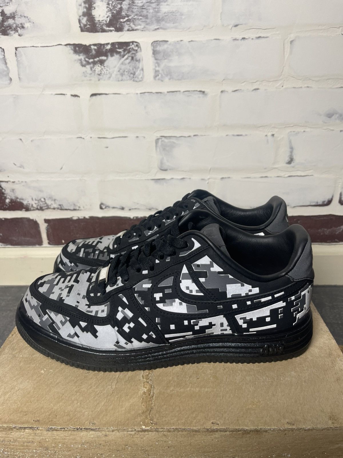 Nike Men’s Nike Reflective 3M Lunar Force 1’s Size US 10 / EU 43 - 3 Thumbnail