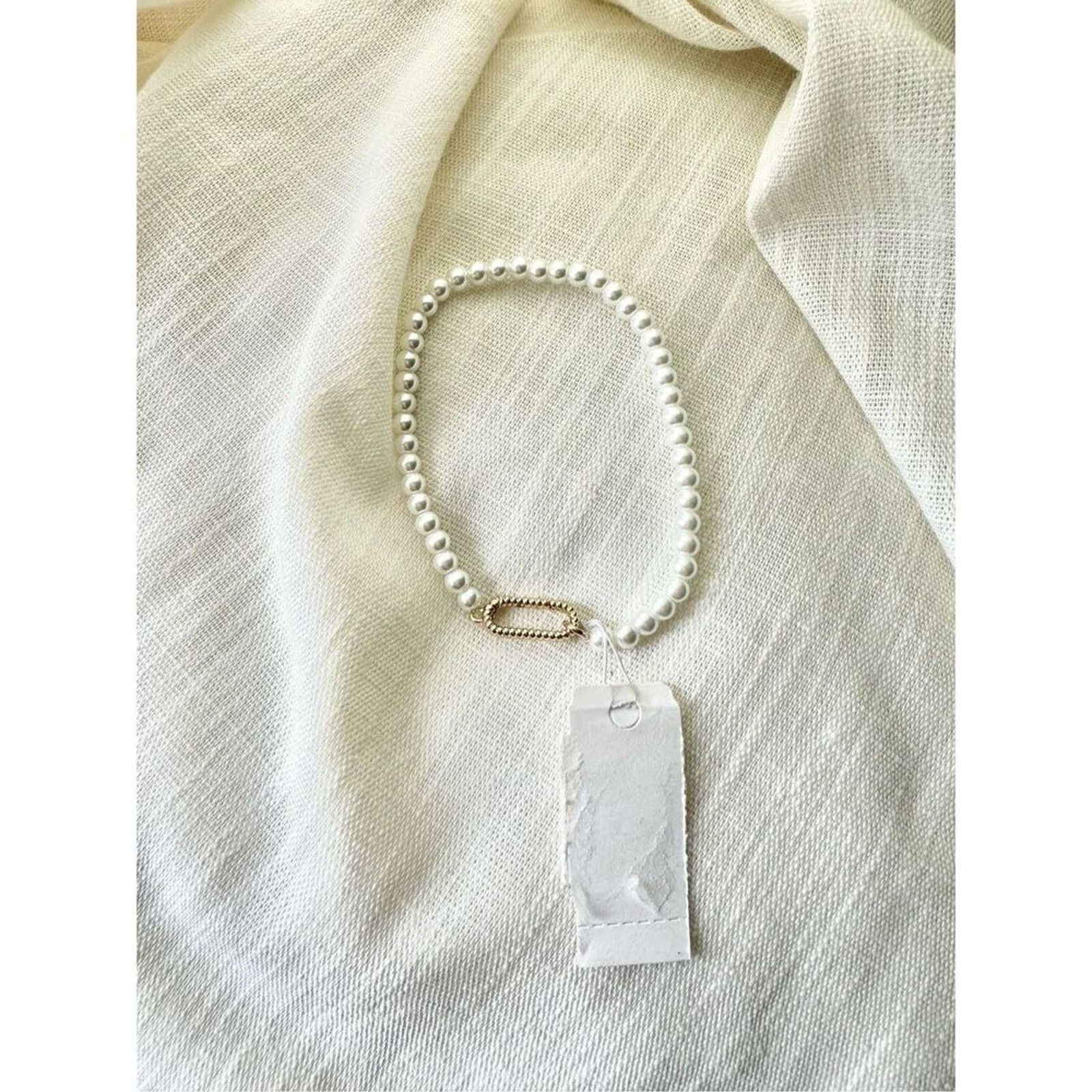 Nordstrom Nordstrom Faux Pearl Bracelet with Gold Latch Size ONE SIZE - 1 Thumbnail