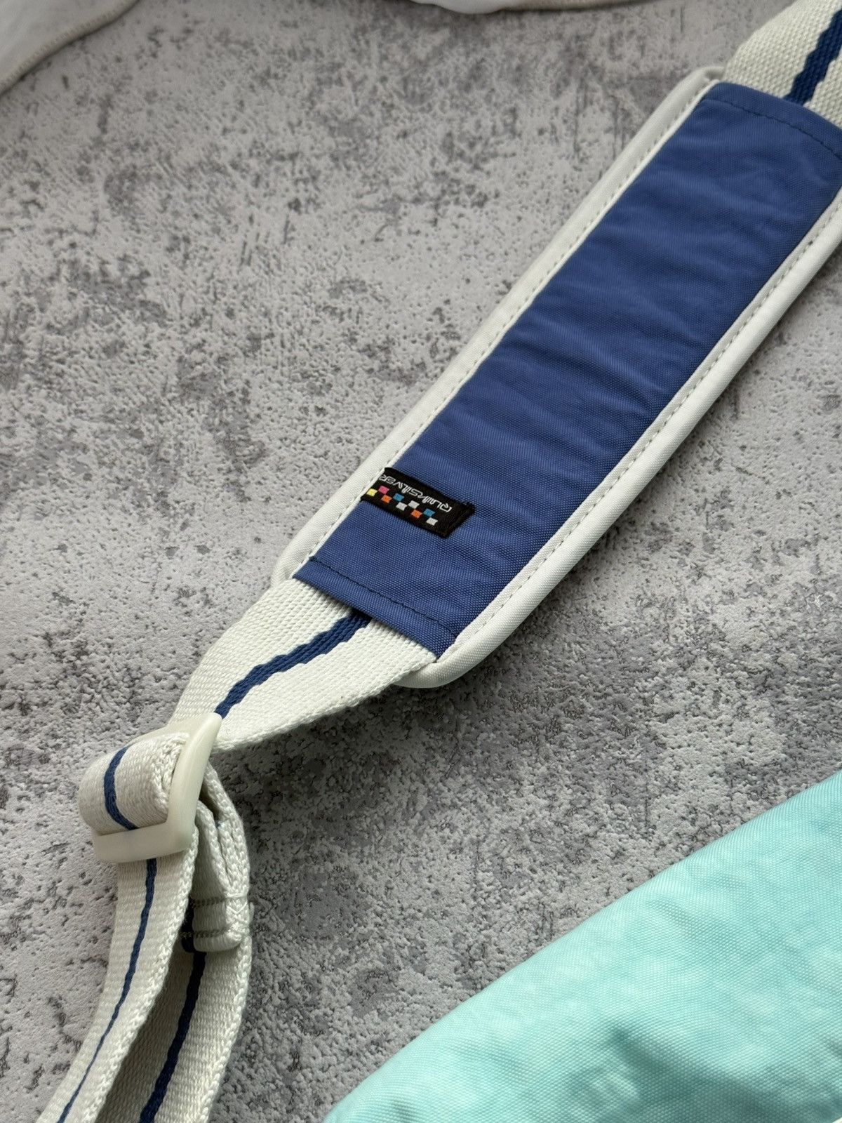Quiksilver × Vintage Vintage Quiksilver Echo Beach Surf Crossbody Bag Size ONE SIZE - 6 Thumbnail