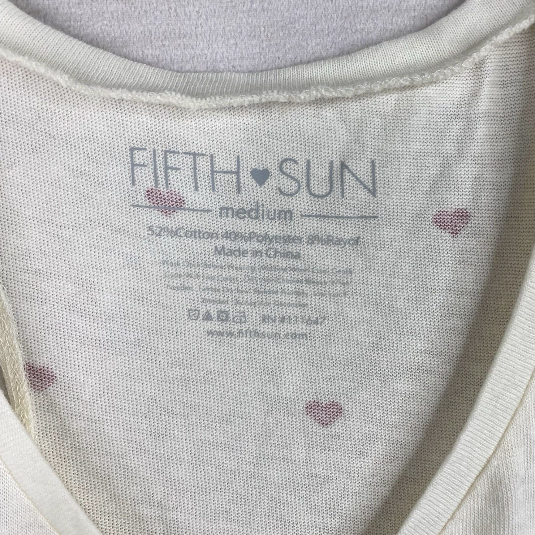 Vintage Fifth Sun Tank Womens M Red Hearts Print Pocket V Neck Knit Boho Novelty Fun Shirt Bodice? Size M / US 6-8 / IT 42-44 - 3 Thumbnail