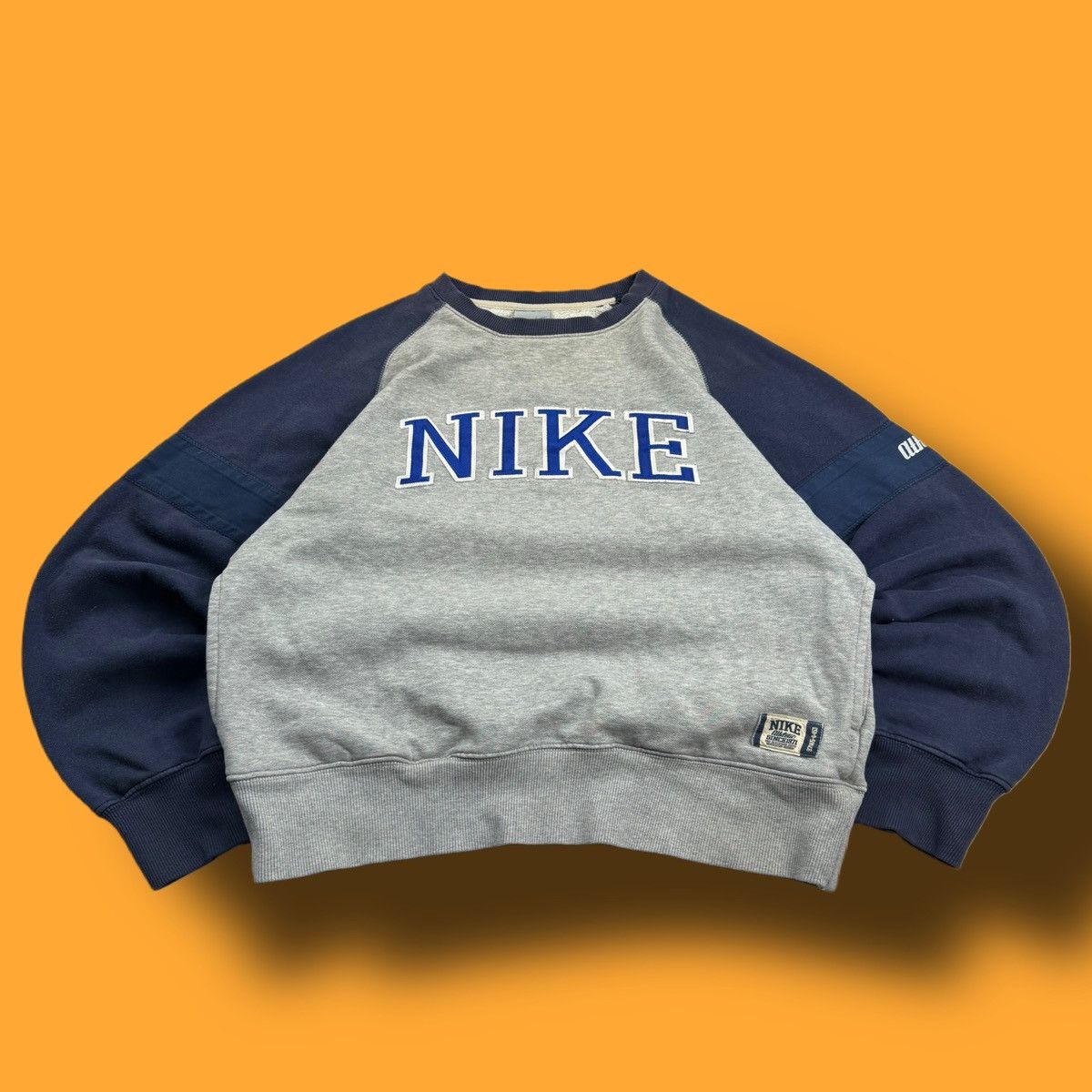 Nike × Vintage NIKE VINTAGE CENTER LOGO OVERSIZE BOXY SWEATSHIRT Size US S / EU 44-46 / 1 - 1 Thumbnail