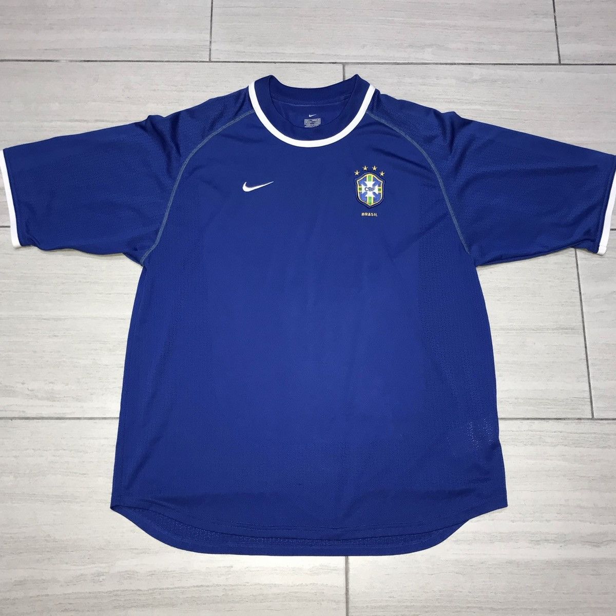 Nike Nike Brazil Crewneck Vintage Jersey Size US L / EU 52-54 / 3 - 1 Thumbnail