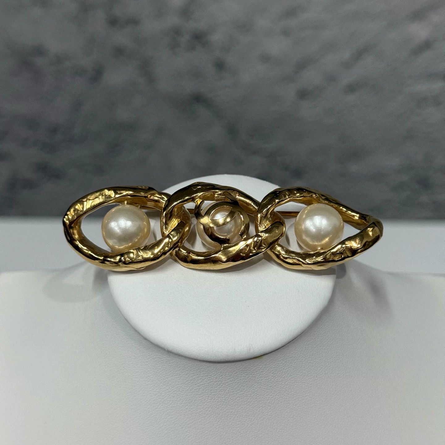 Chanel Chanel New Pearl Brooch Size ONE SIZE - 1 Thumbnail