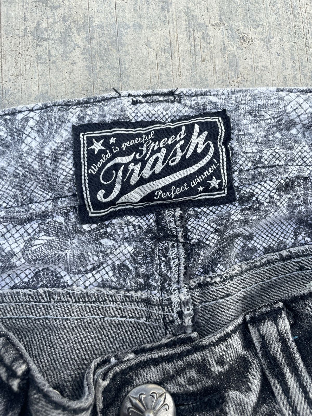 Japanese Brand 💥RARE💥 JAPANESE BRAND STUDDED DISTRESSED FLORAL SKINNY JEANS Size US 30 / EU 46 - 5 Thumbnail