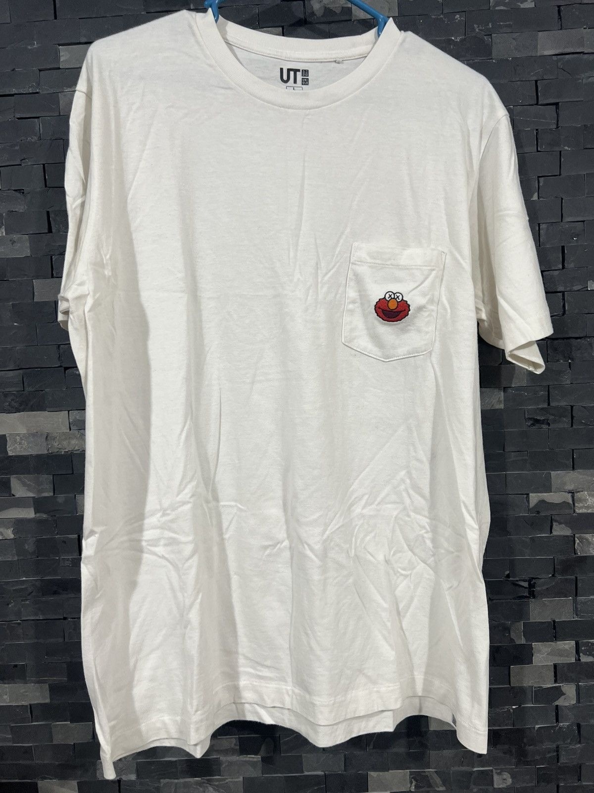 Kaws × Uniqlo T-shirt Uniqlo X Kaws X Sesame Street Size US L / EU 52-54 / 3 - 5 Thumbnail