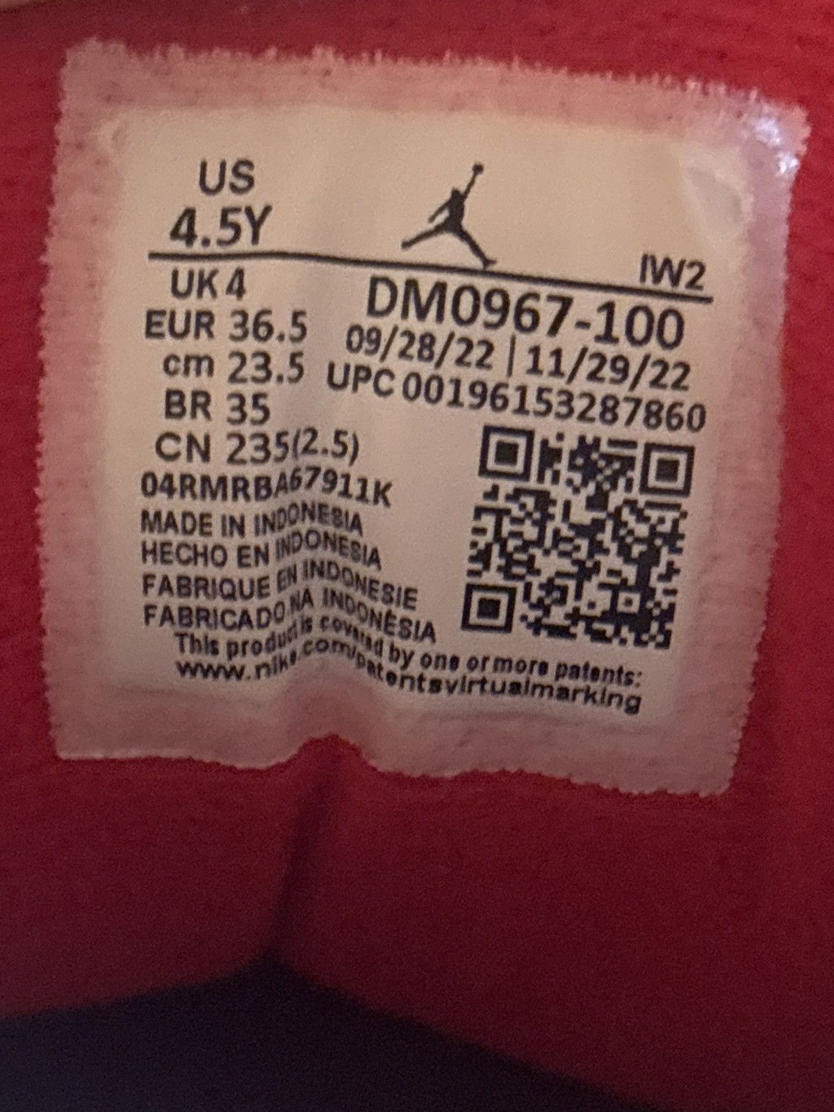 Jordan Brand Jordan 3 Retro White Cement Size US 4.5 / IT 34.5 - 7 Thumbnail