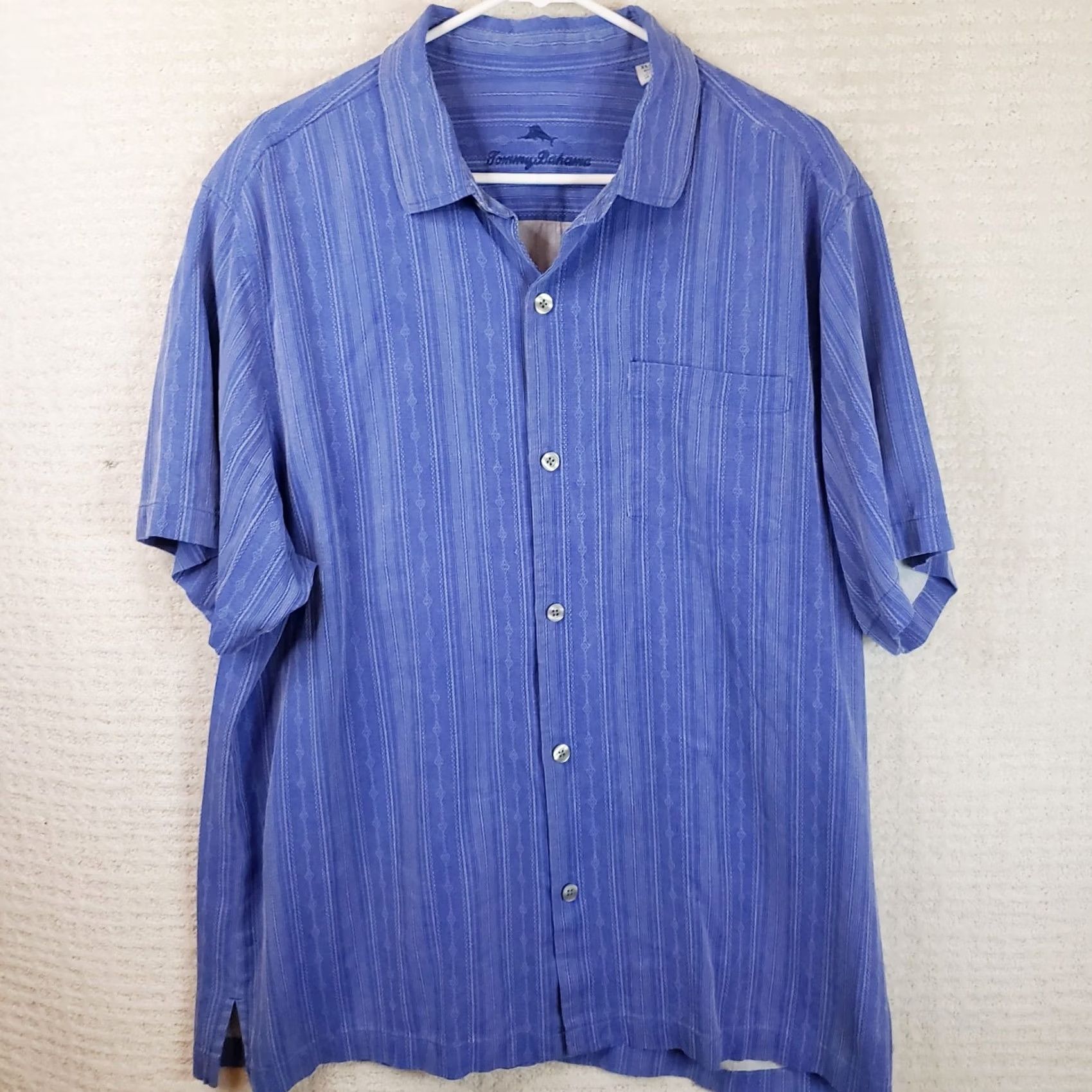 Tommy Bahama Tommy Bahama XL Blue Silk Denim Look Button-Up Shirt Striped Short Sleeve Embroidered Pocket Vintage Not Required Mens Casual Beach Coastal 90s Theme Size US XL / EU 56 / 4 - 2 Thumbnail
