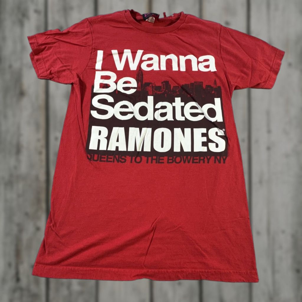 Vintage Ramones T-Shirt Men Medium Cotton Graphic Rock Music Band Punk NY Bowery I Wanna Be Sedated Size US M / EU 48-50 / 2 - 1 Thumbnail