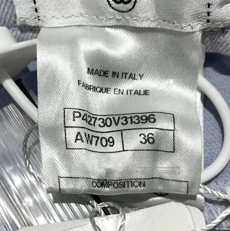 Chanel Chanel Light Blue Women's Denim Pants . Size 23" - 7 Thumbnail
