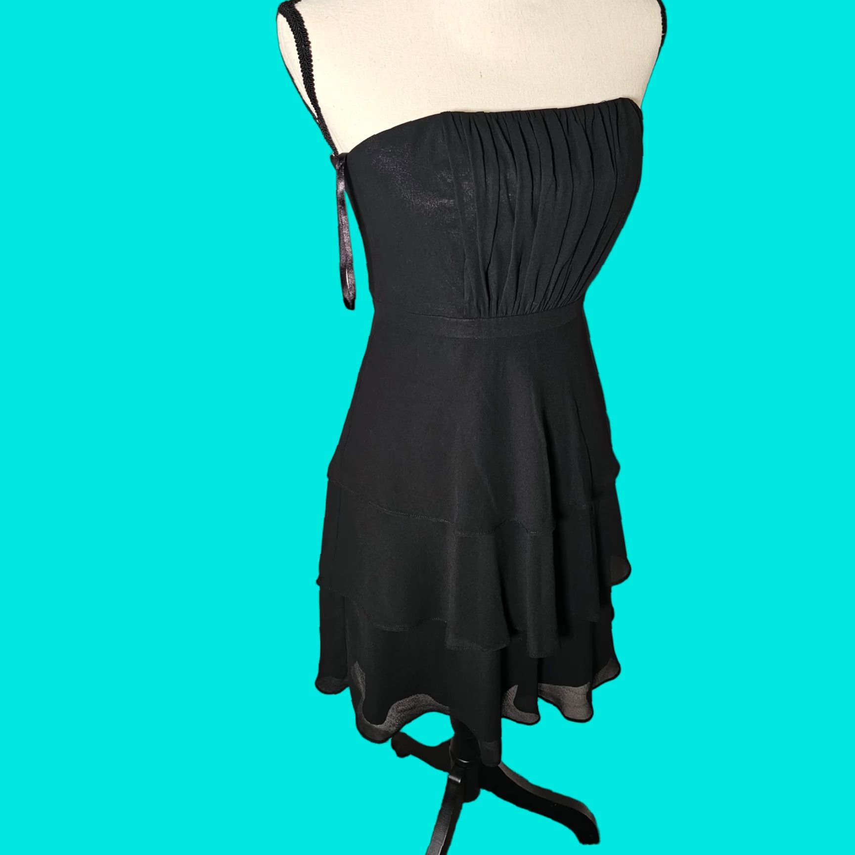 White House Black Market White House Black Market Dress Strapless Mini Ruched Bodice Layered Cocktail Dress Womens 2 Black Sleeveless Party Cocktail Size XS / US 0-2 / IT 36-38 - 1 Thumbnail